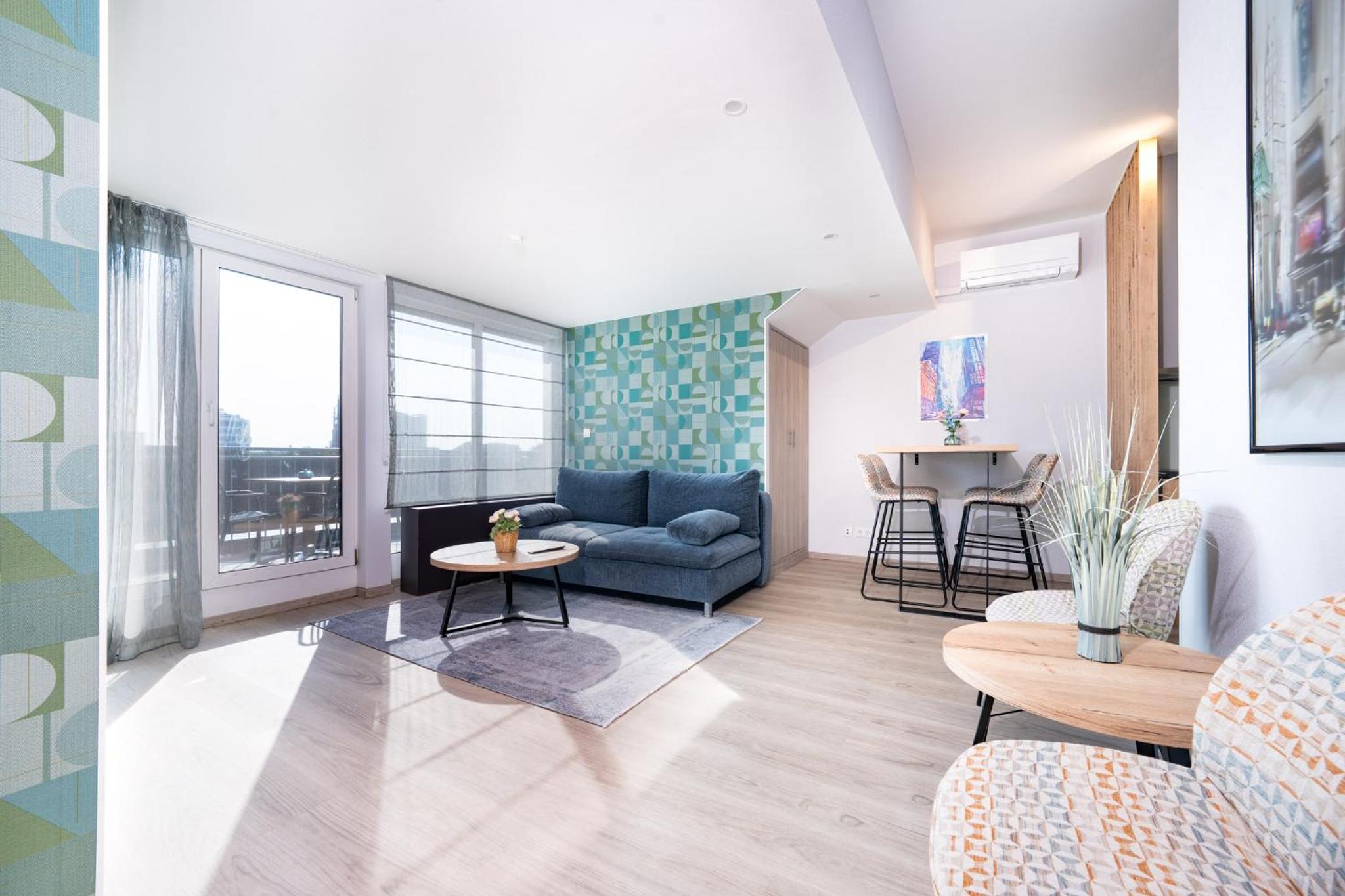 APP453 mit einem Schlafzimmer und Balkon