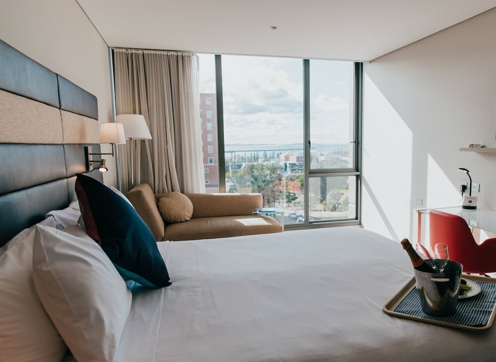 Superior Room, 1 King Bed, Harbor View