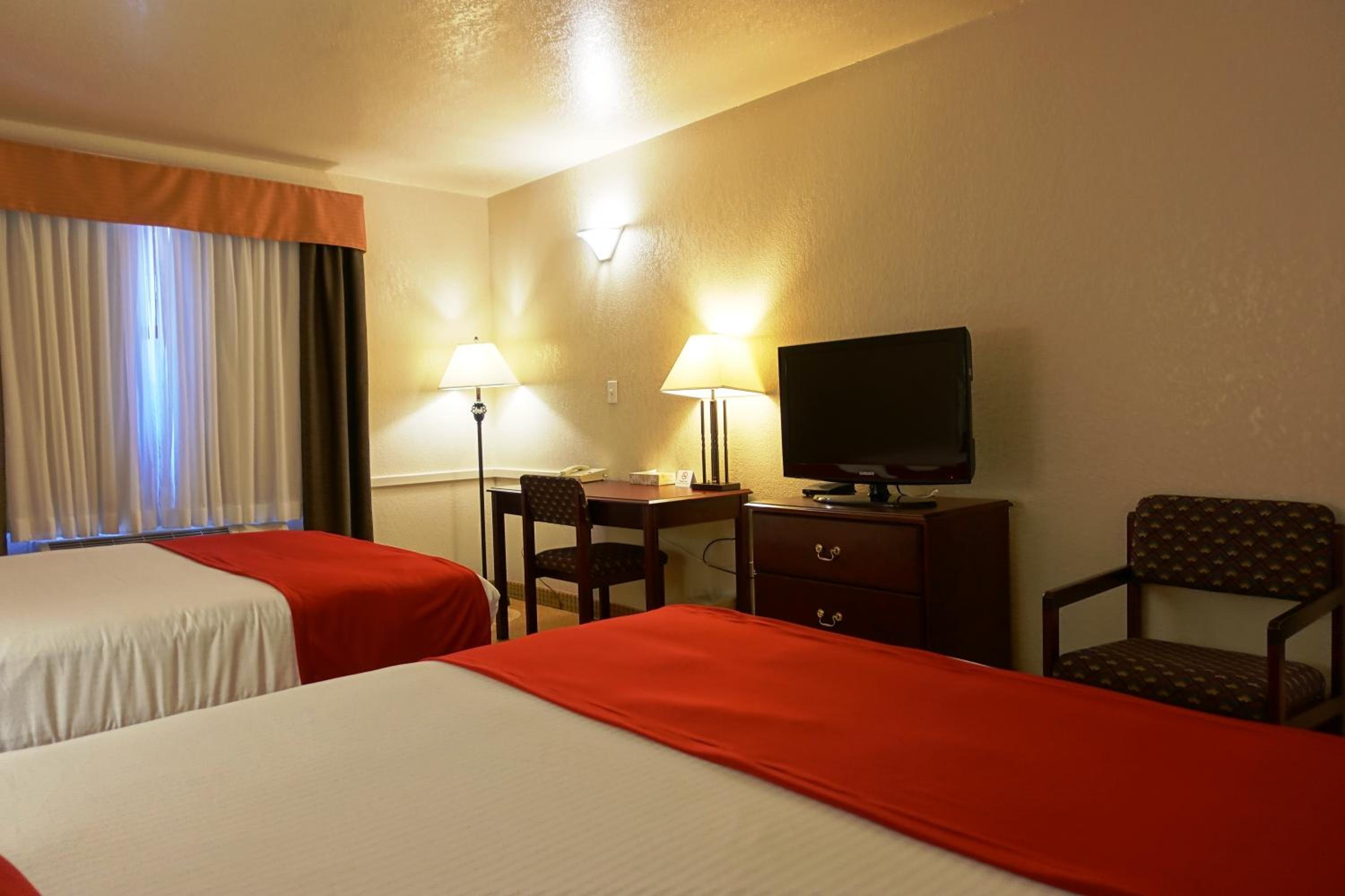 Queen Room with 2 Queen Beds - Non Smoking