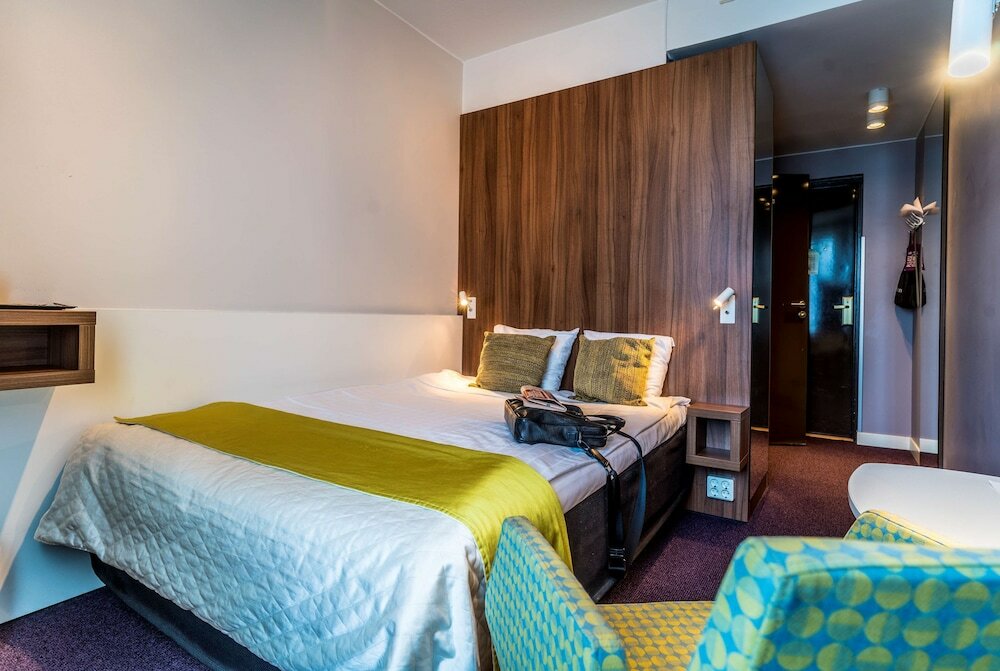 Economy Room, 1 Queen Bed