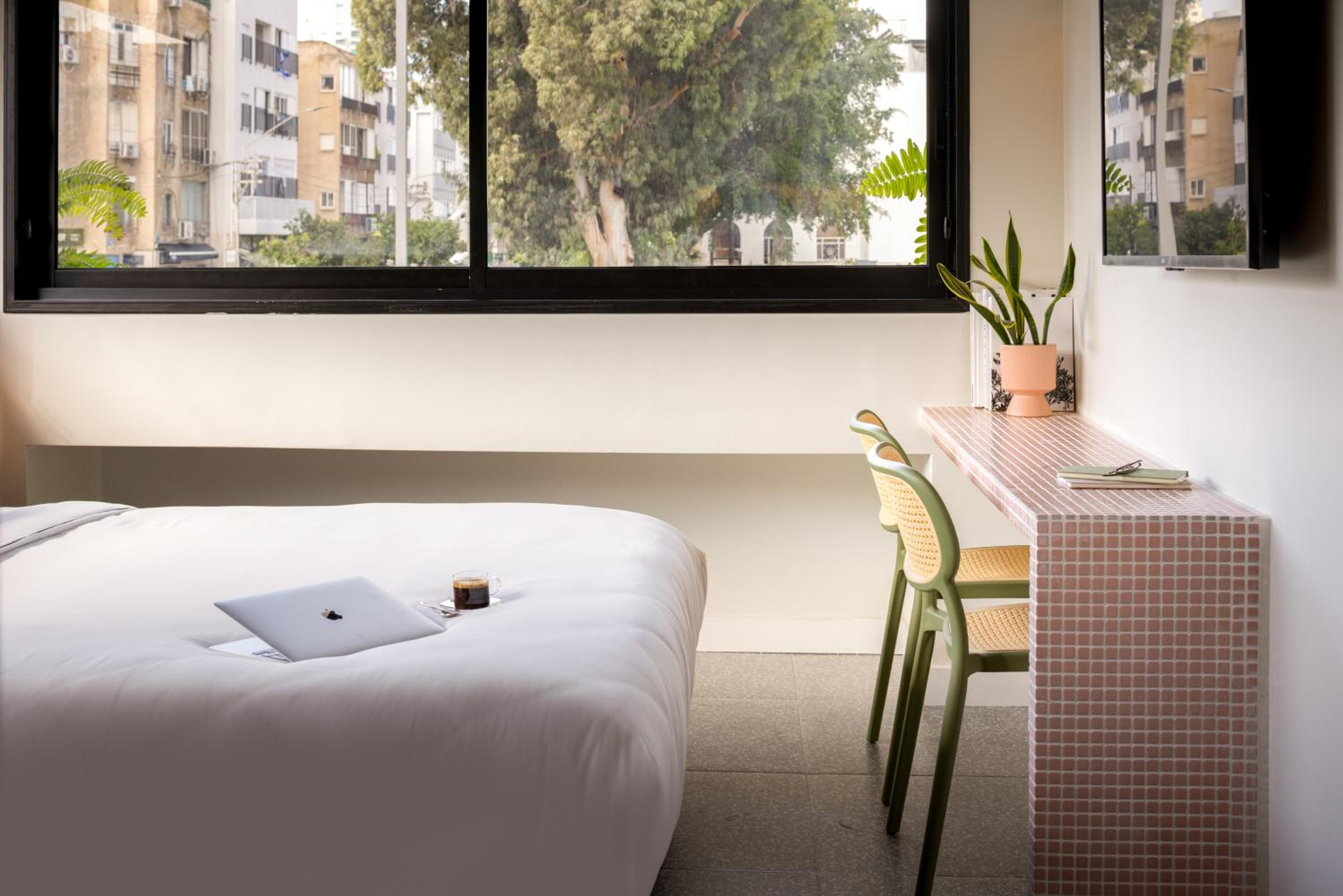 Side by side Studio rooms (no connecting door)