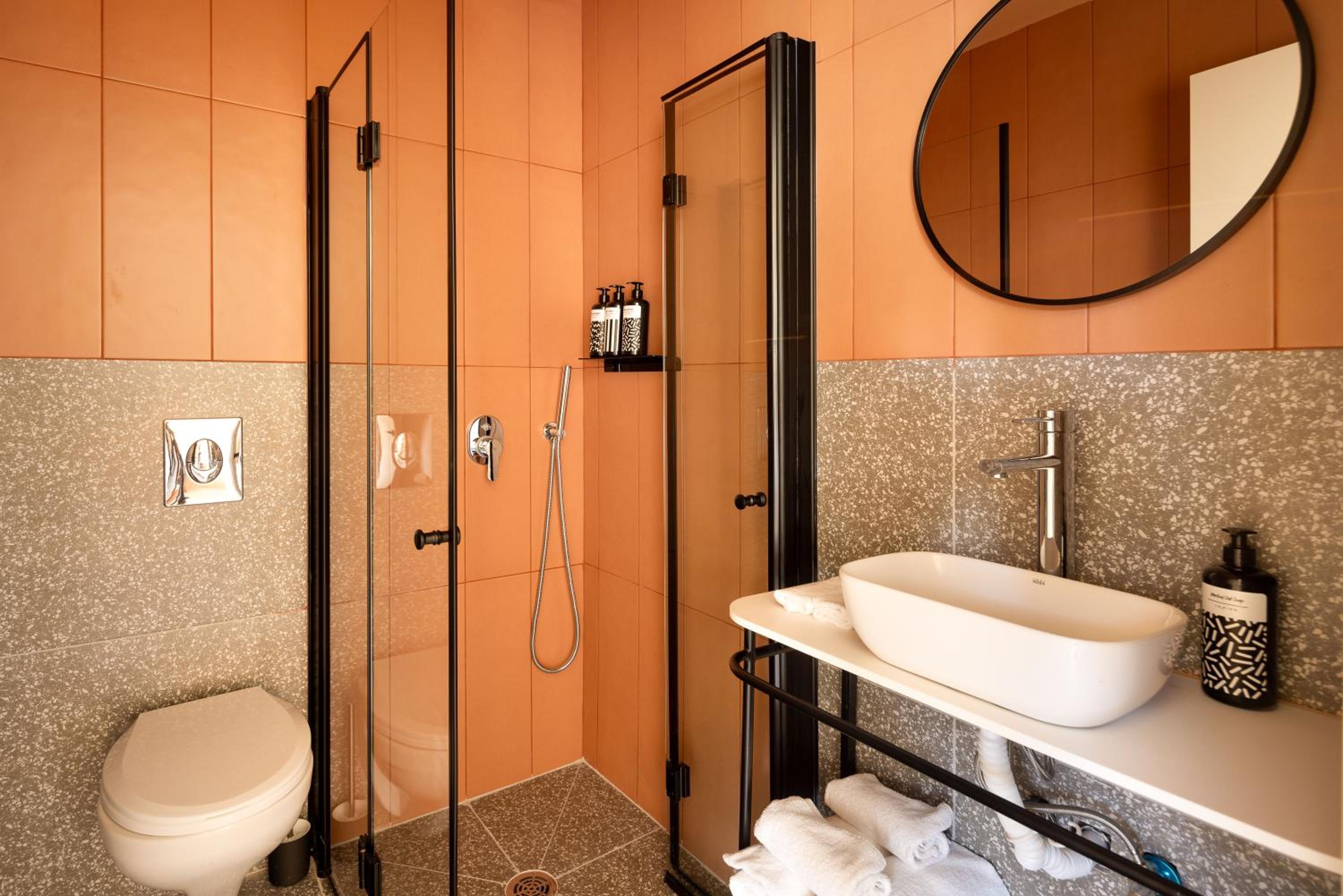 Side by side Studio rooms (no connecting door)