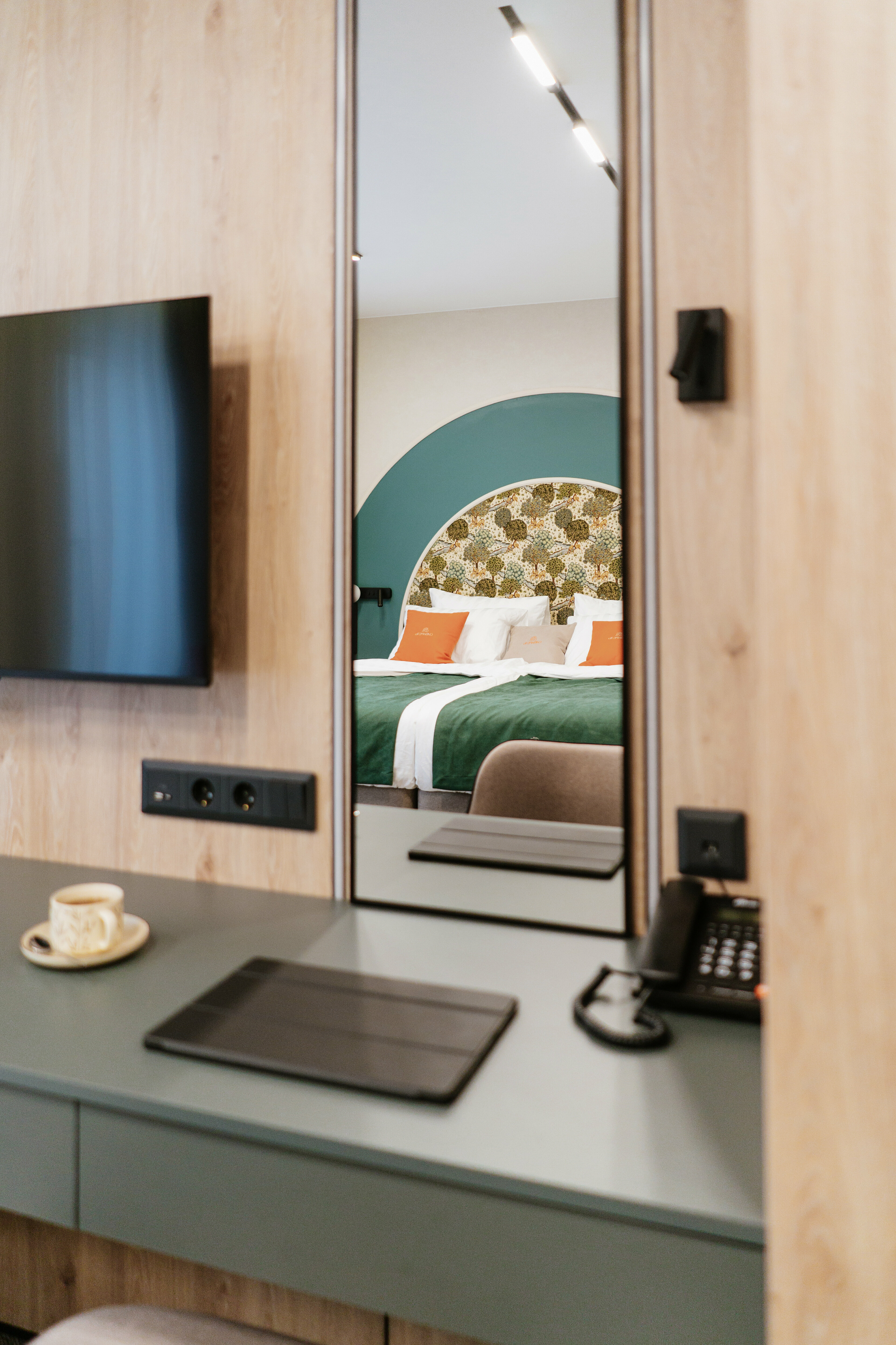 Улучшенный номер с кроватью размера «king-size»