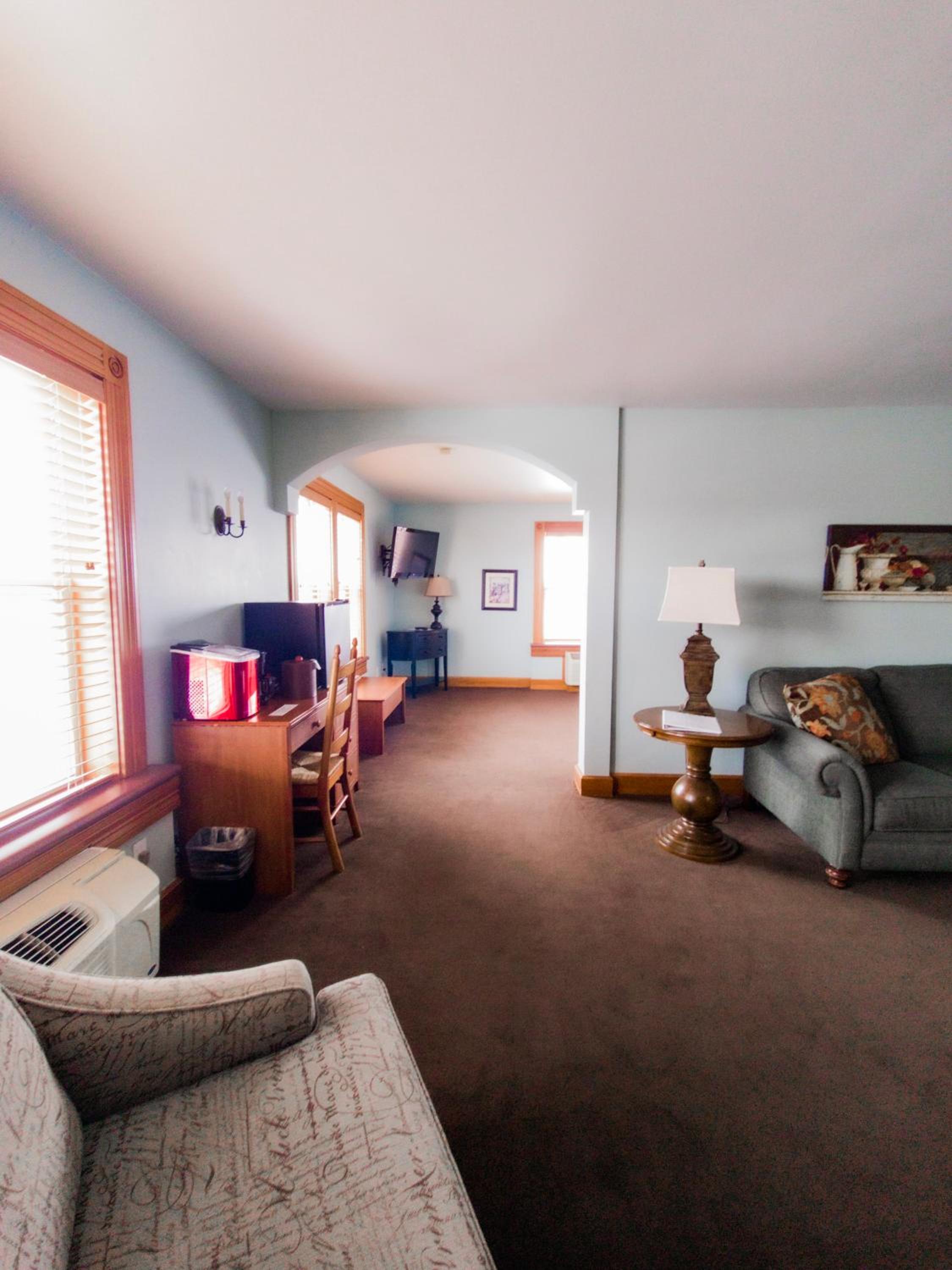 Deluxe King Suite