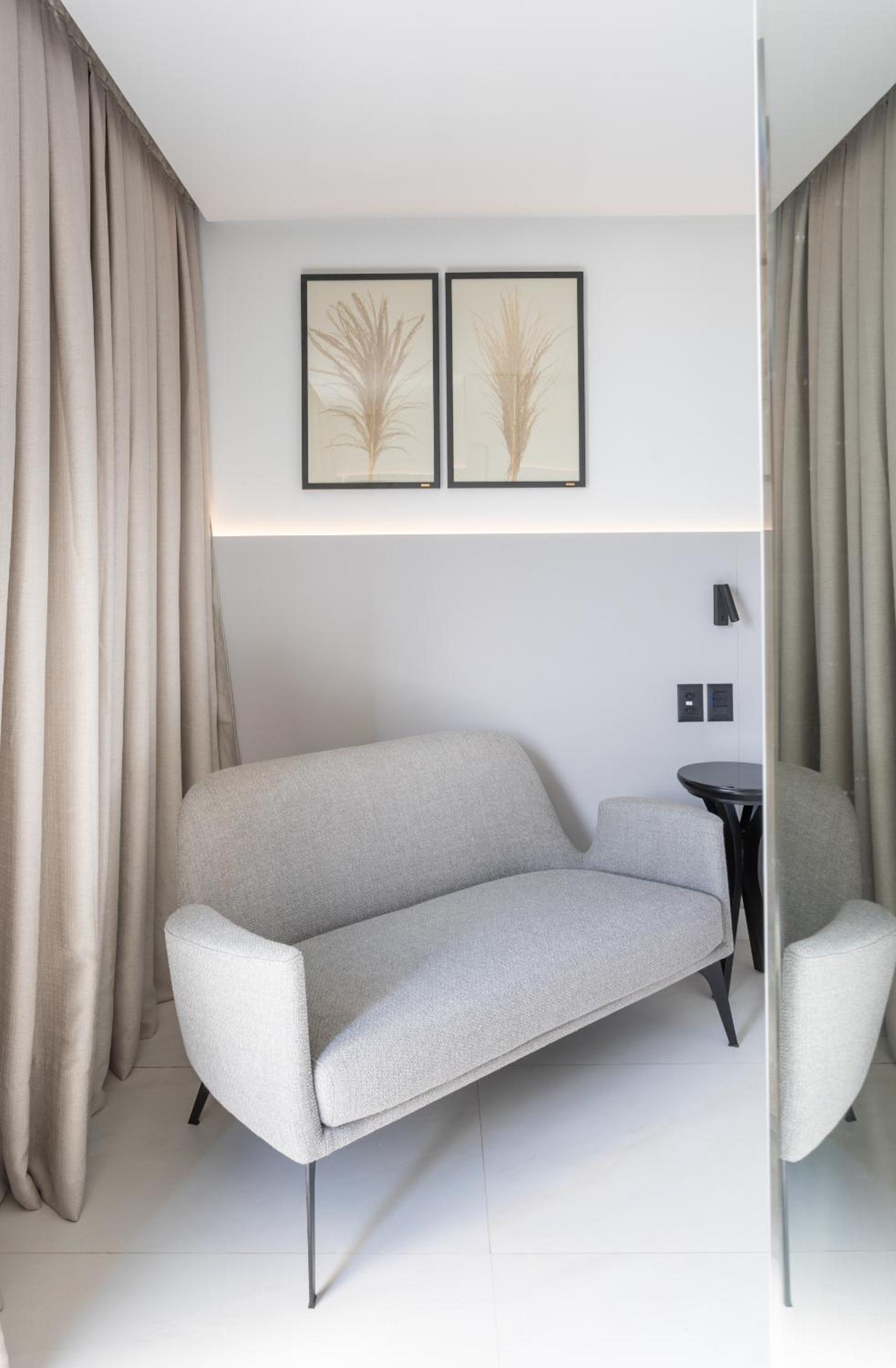 Deluxe Suite with Spa Bath
