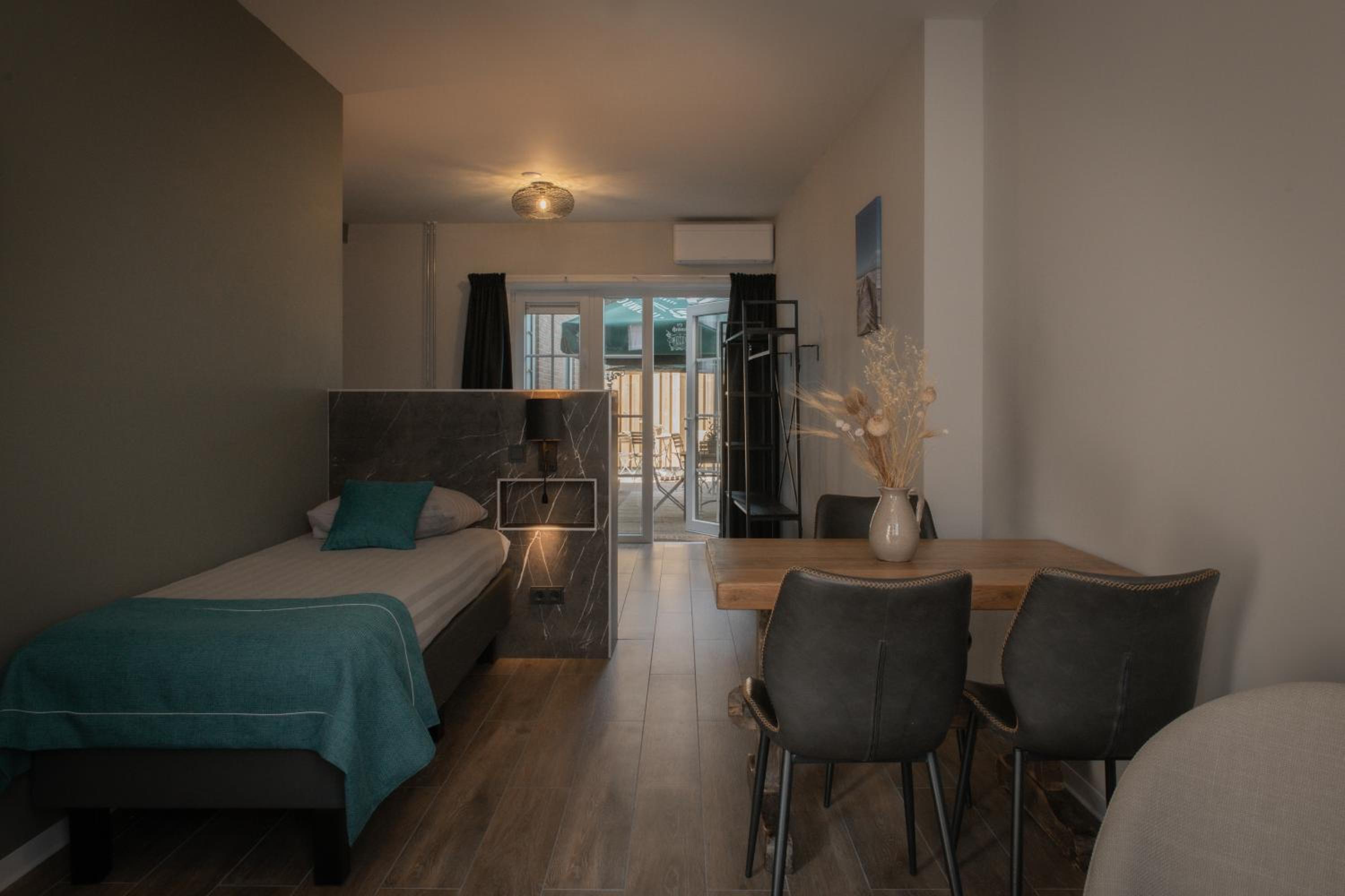Triple Room with Terrace