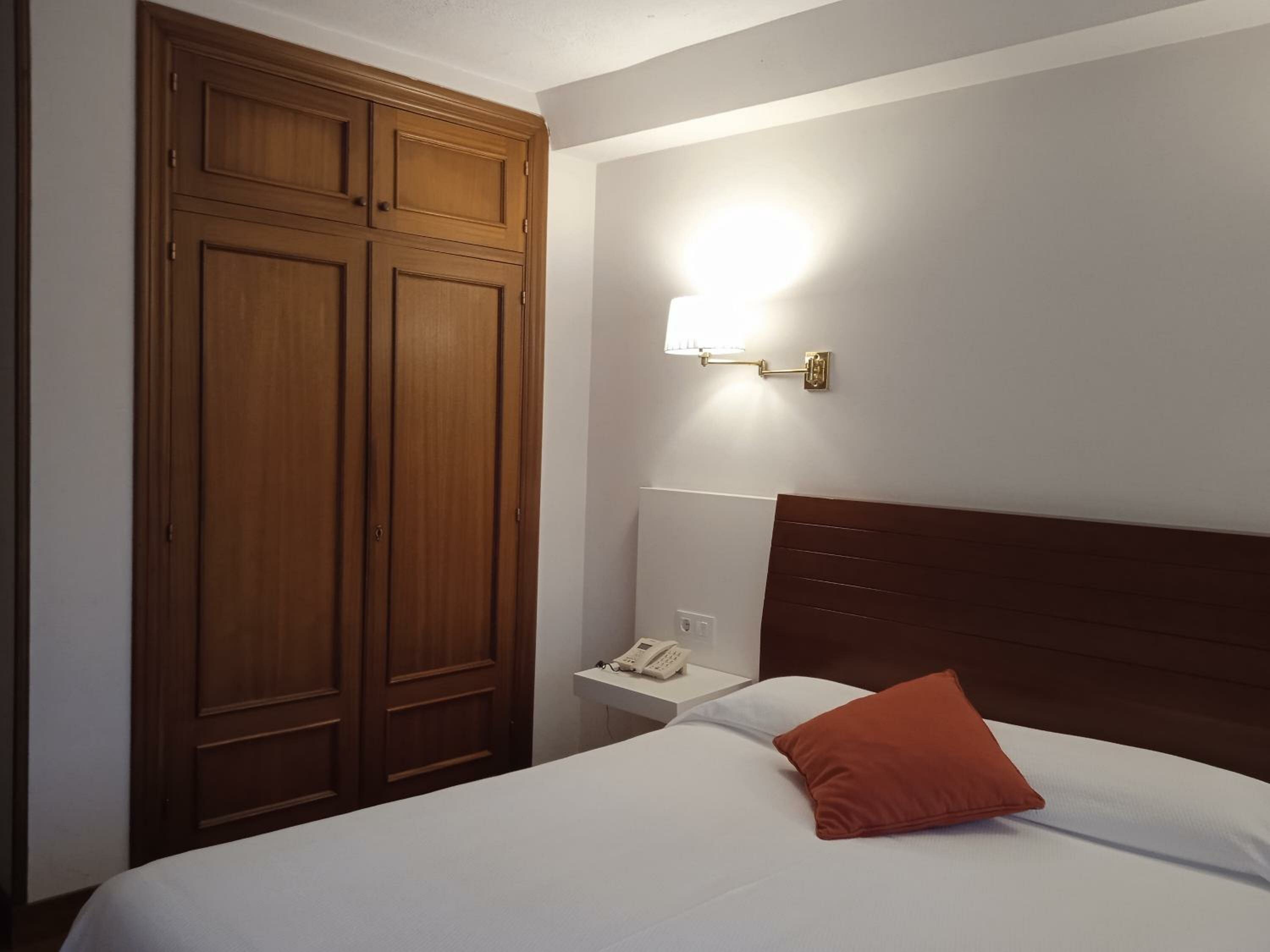 Double or Twin Room with Sea View