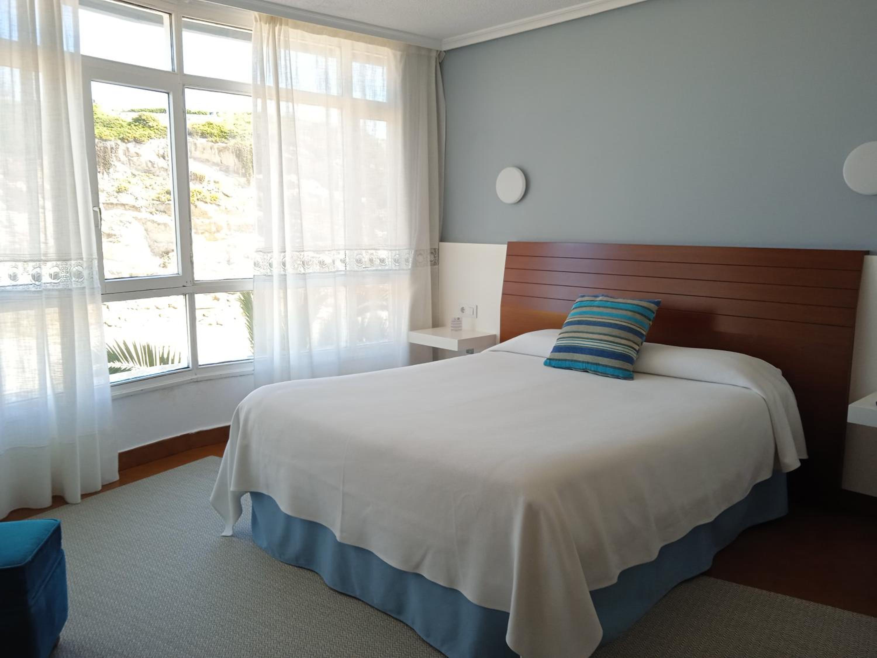 Double or Twin Room with Sea View