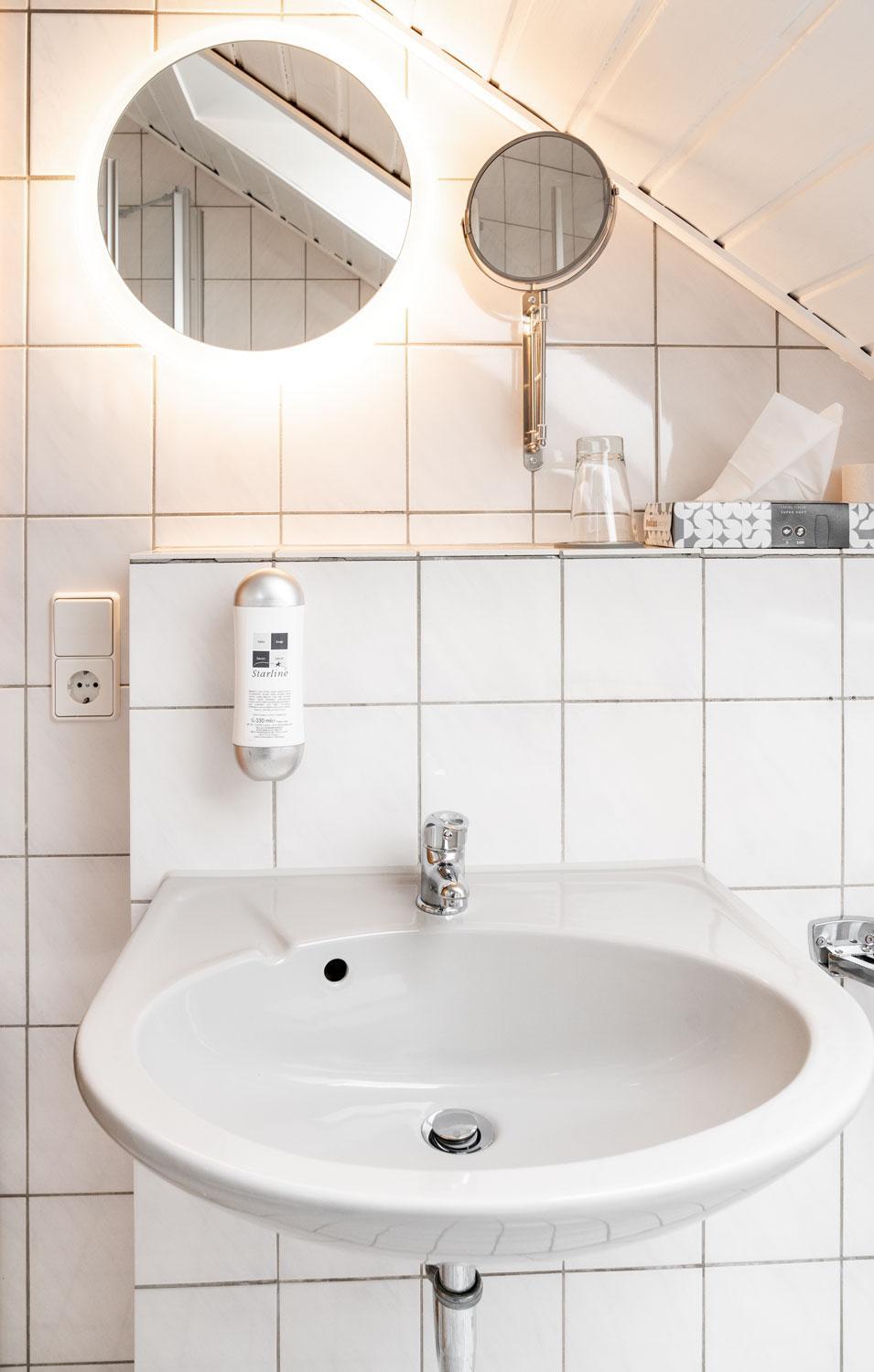 Comfort Single Room with Shower