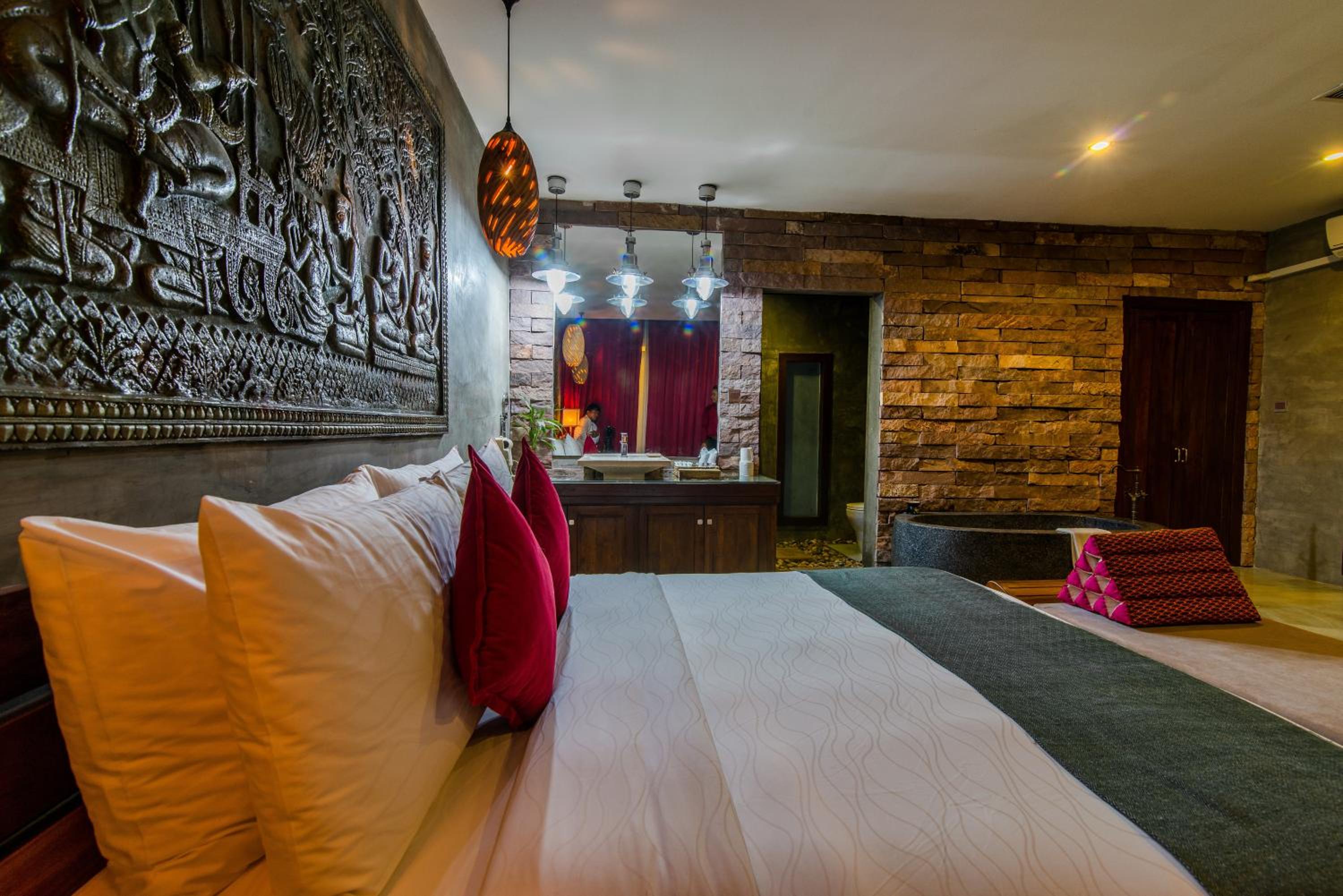 Presidential Suite Private Balcony - Free Pickup from Bus Station