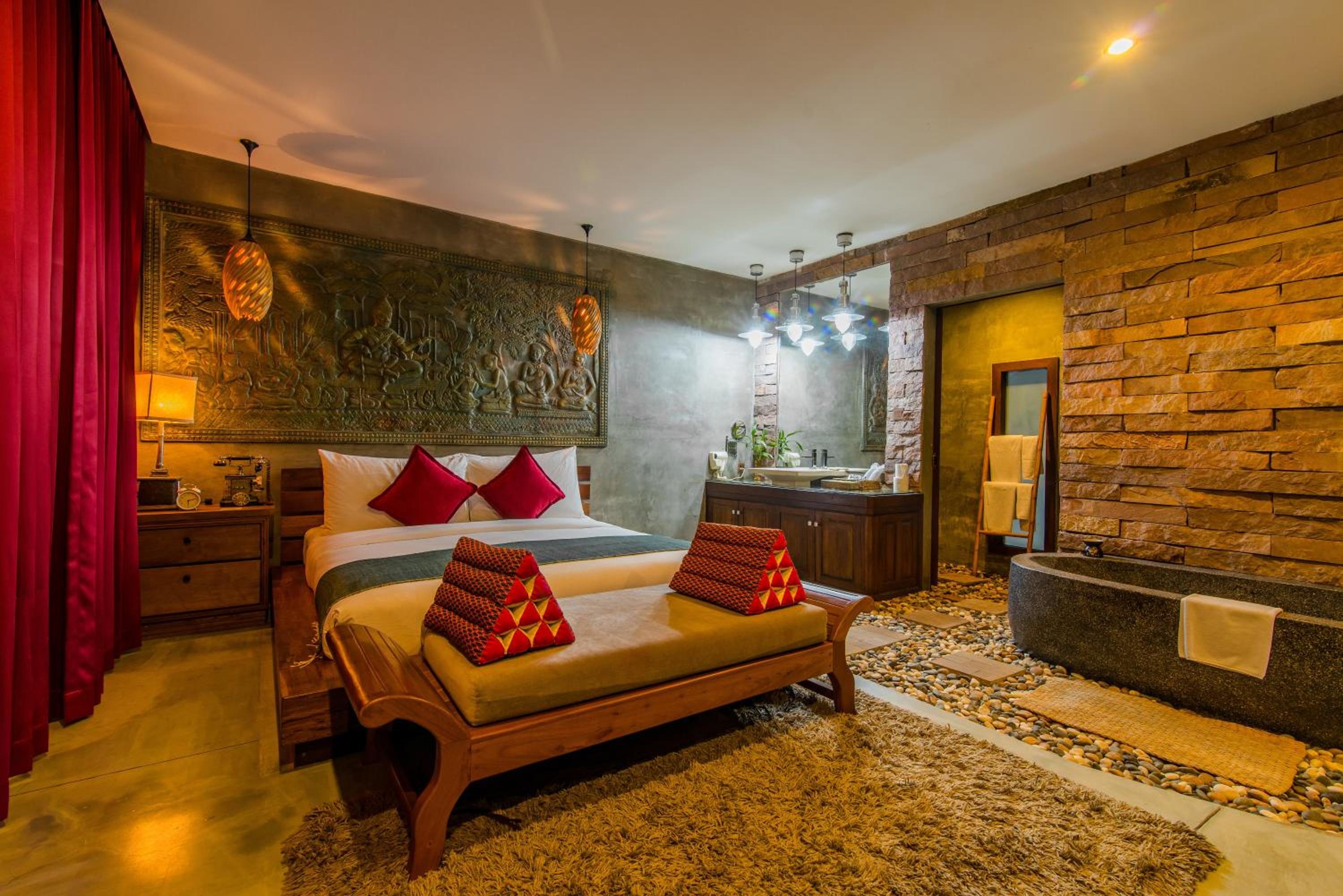 Presidential Suite Private Balcony - Free Pickup from Bus Station