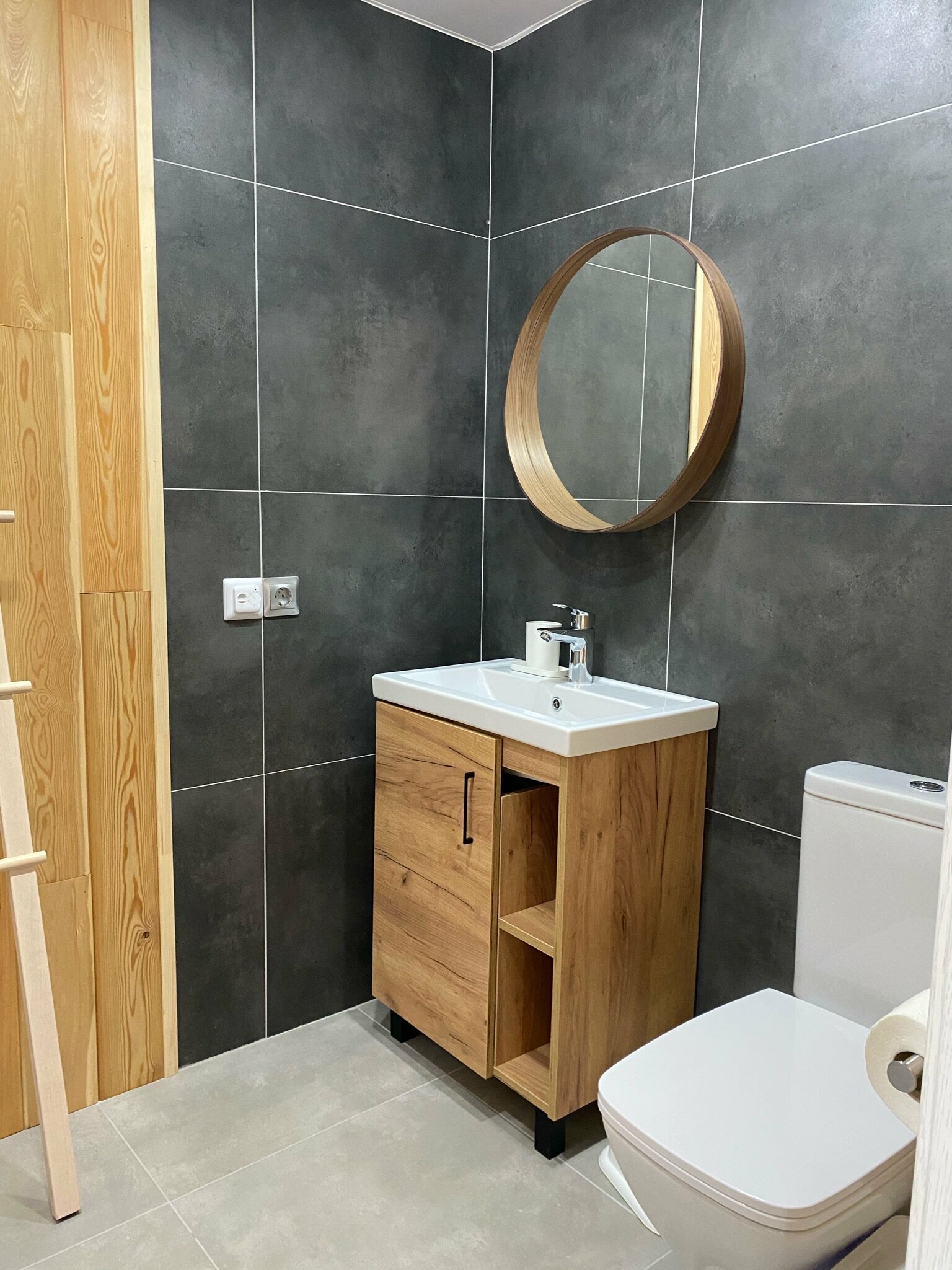 Дом Барн с террасой и видом на море