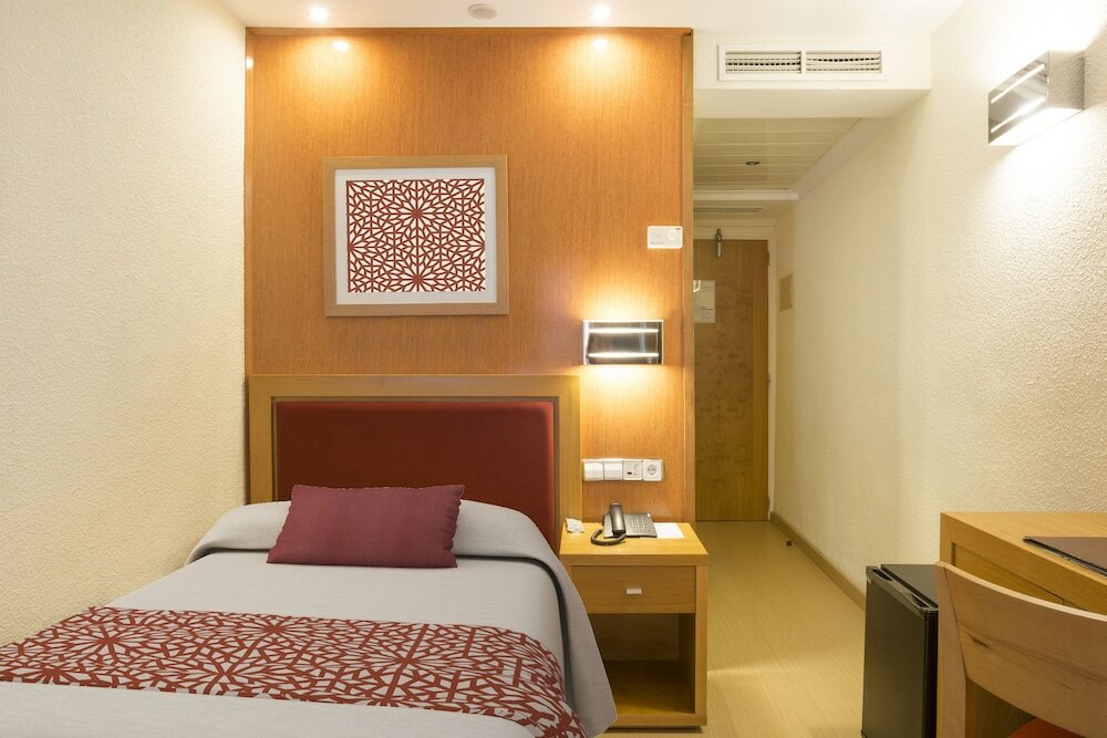 Single Room, Balcony