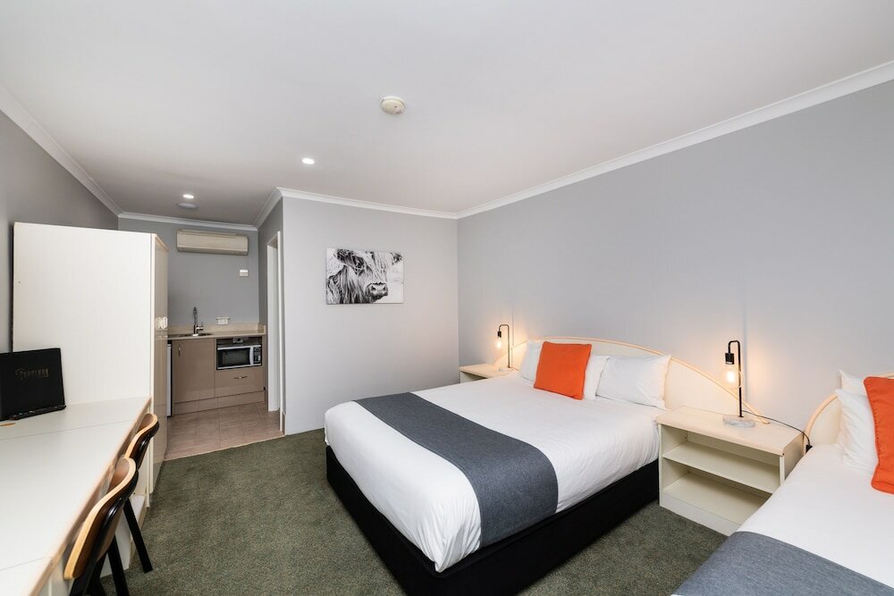 Twin Room (Q&S), No Pets