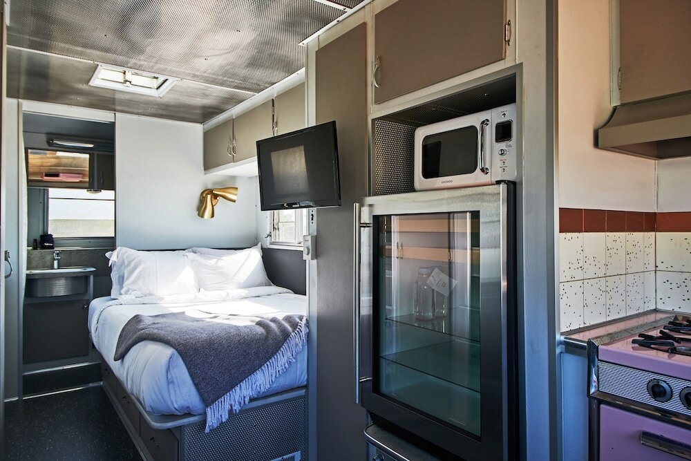 Alice In Wonderland - Premium Room, 1 Queen Bed