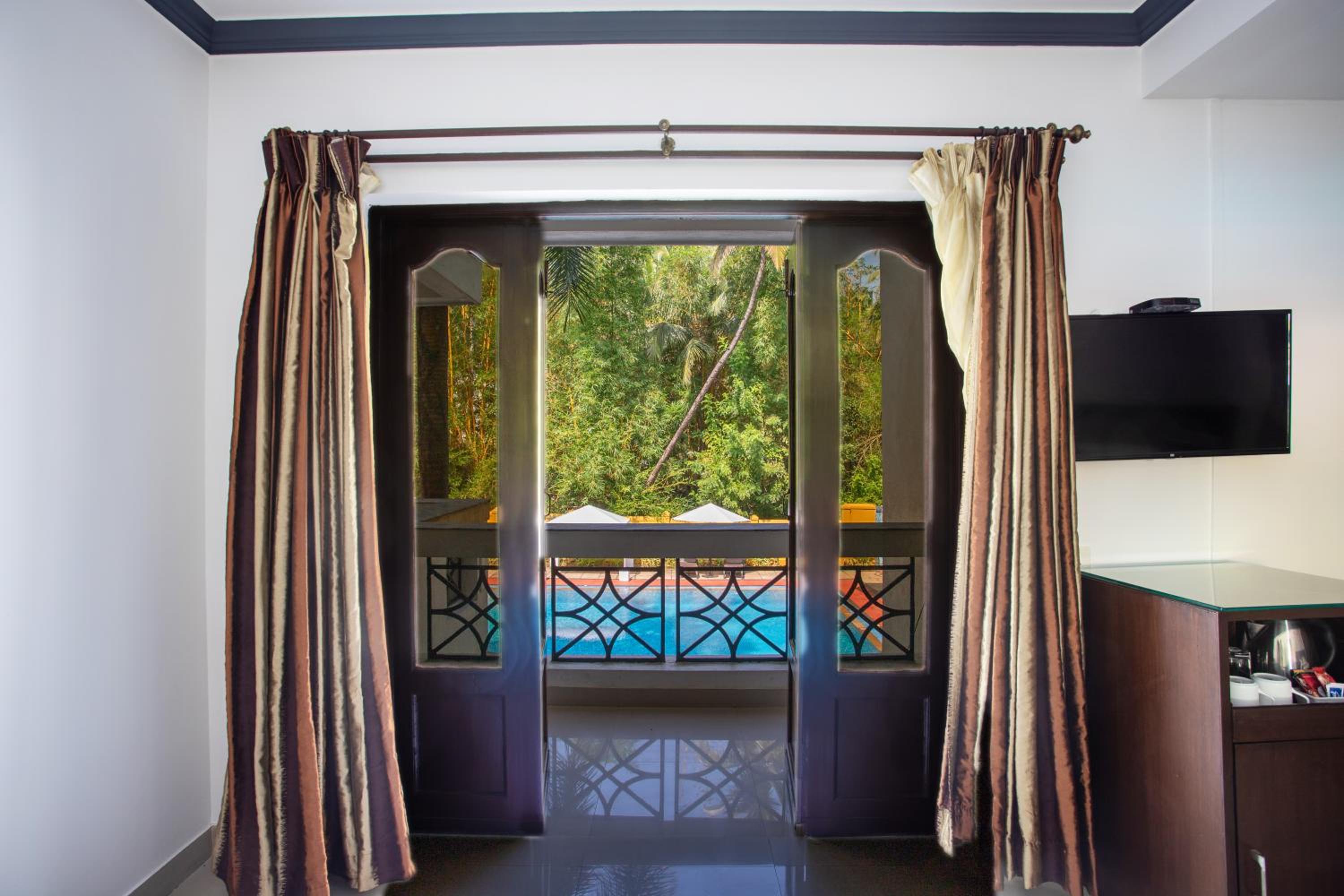 Pool View Luxury Room