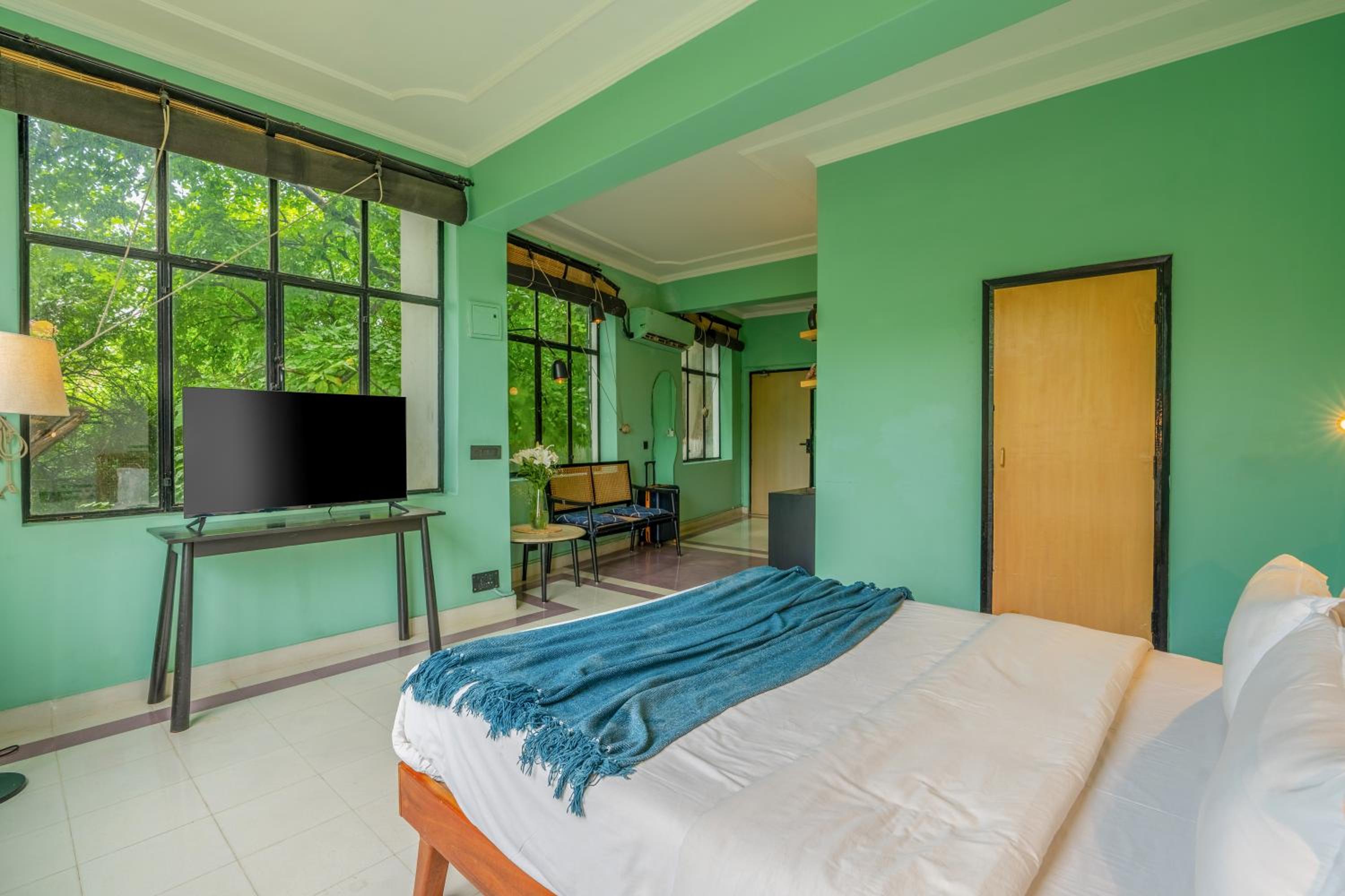 Studio with Garden View