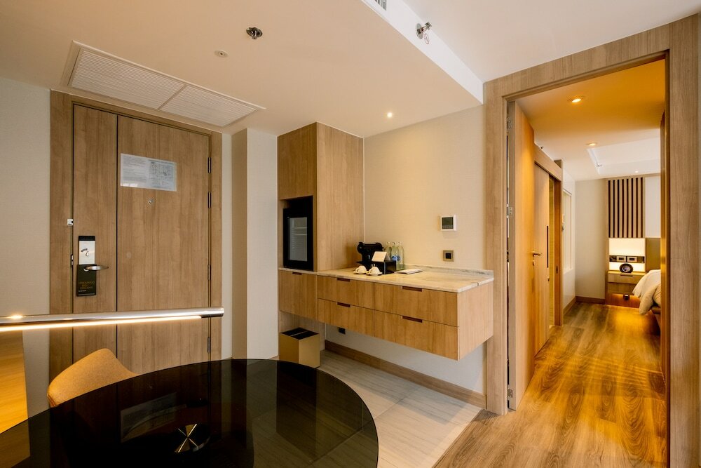 Deluxe Suite, 1 Bedroom, City View