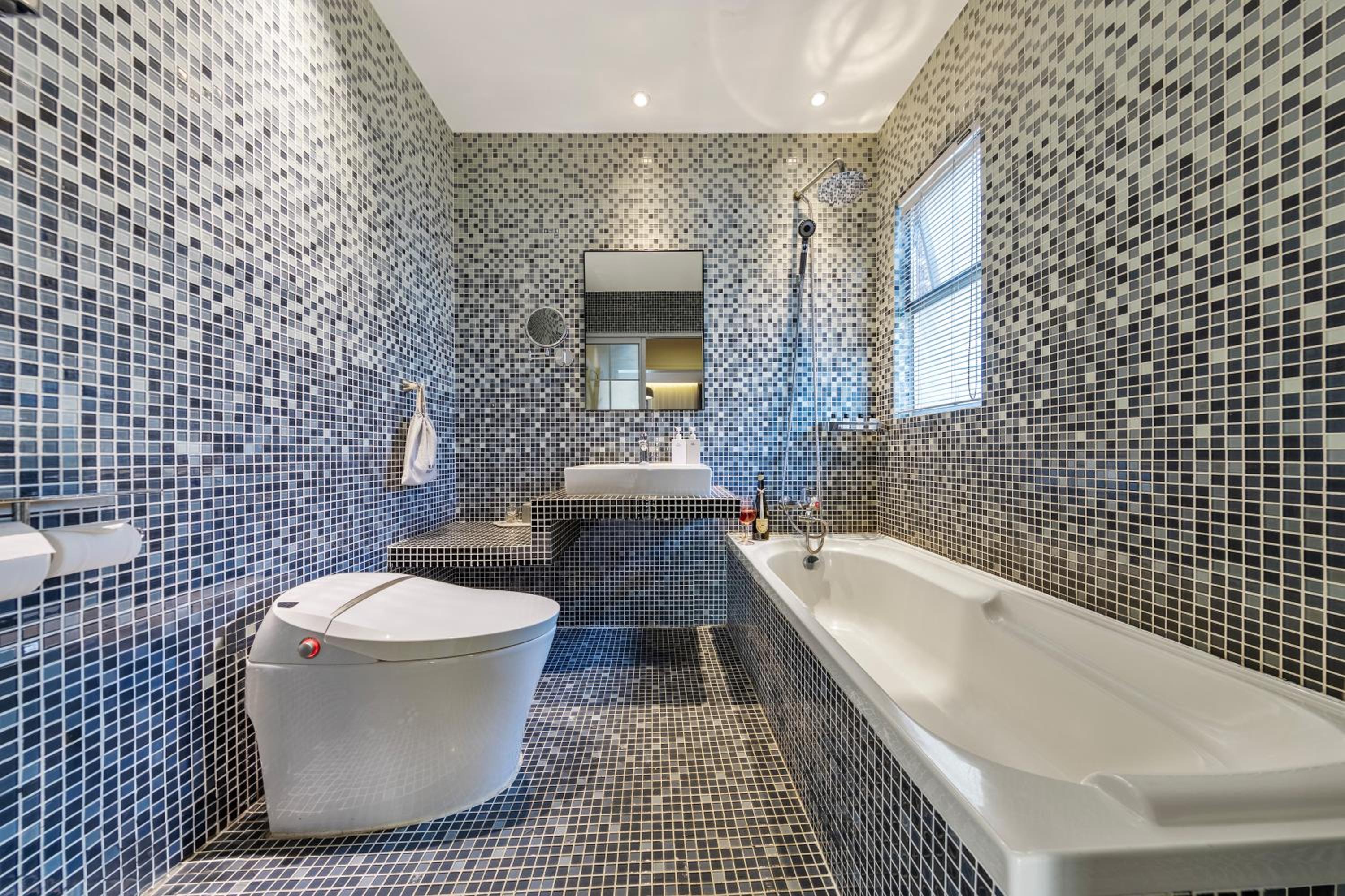 Elegant suite