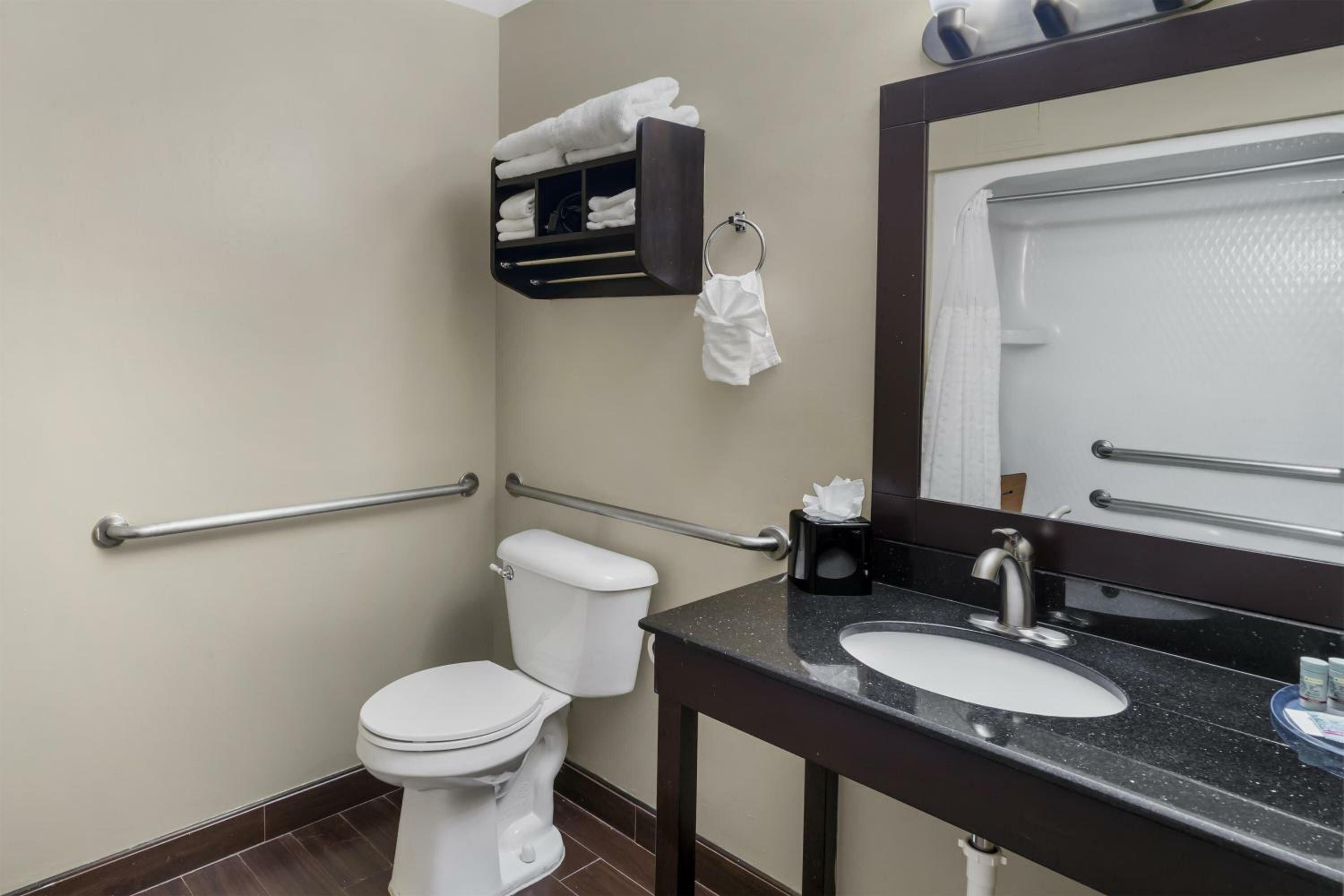 King Room with Roll-in Shower - Disability Access/Non-Smoking