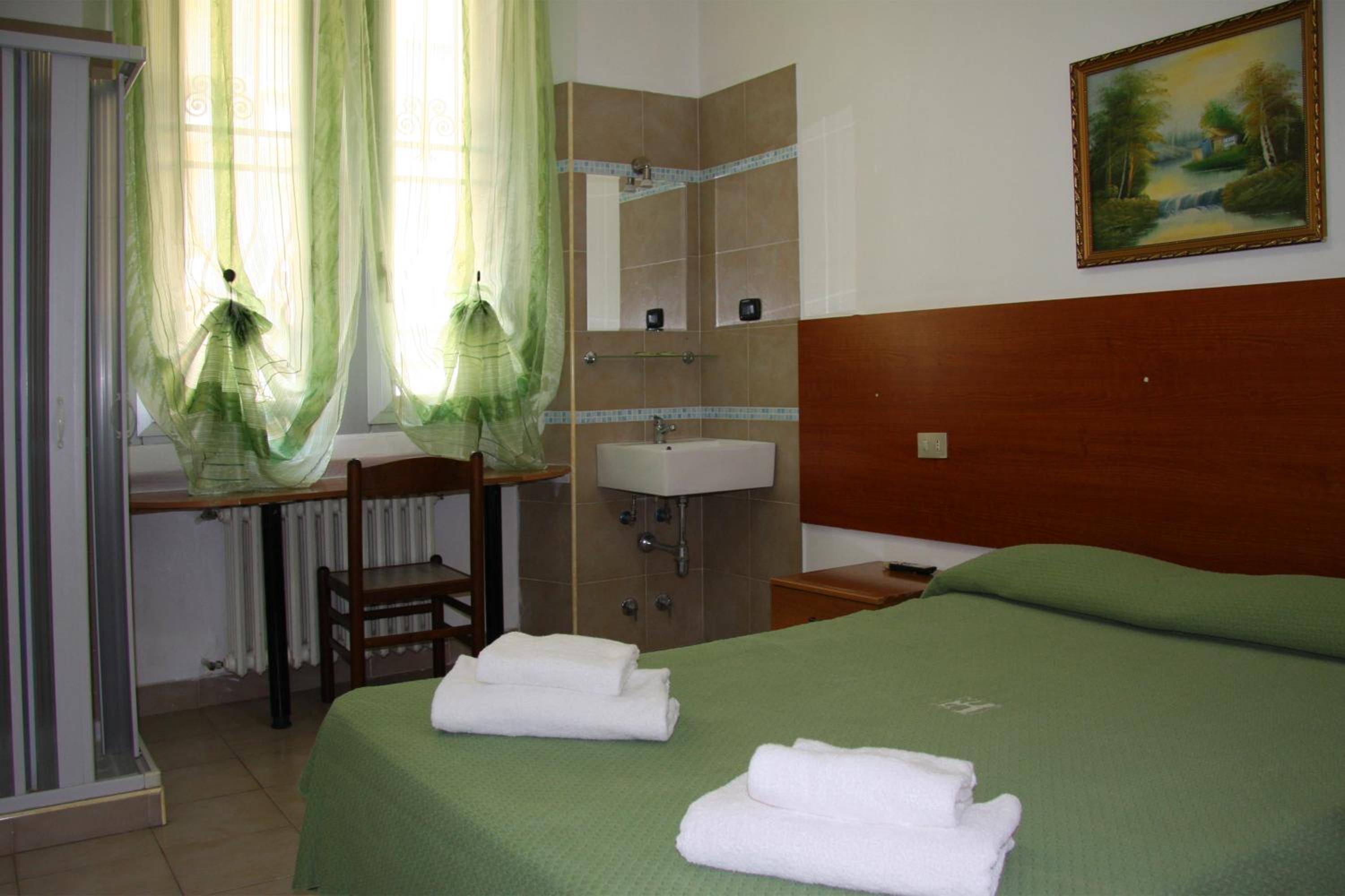 Single Room with Shared Bathroom