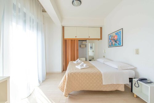 Стандартный двухместный номер с 1 двуспальной кроватью в Hotel Grand Meeting