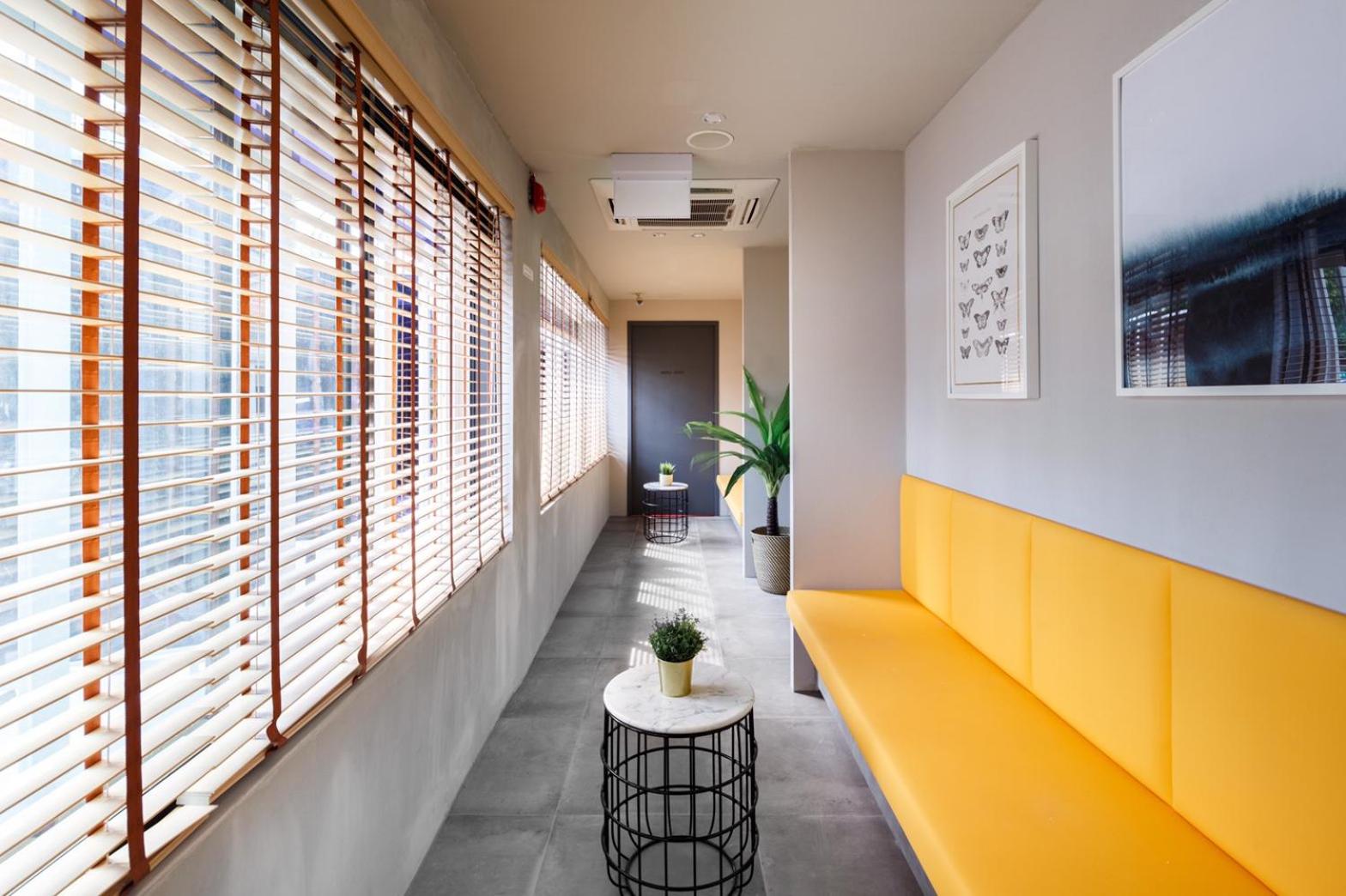 King Pod In Mixed Dorm