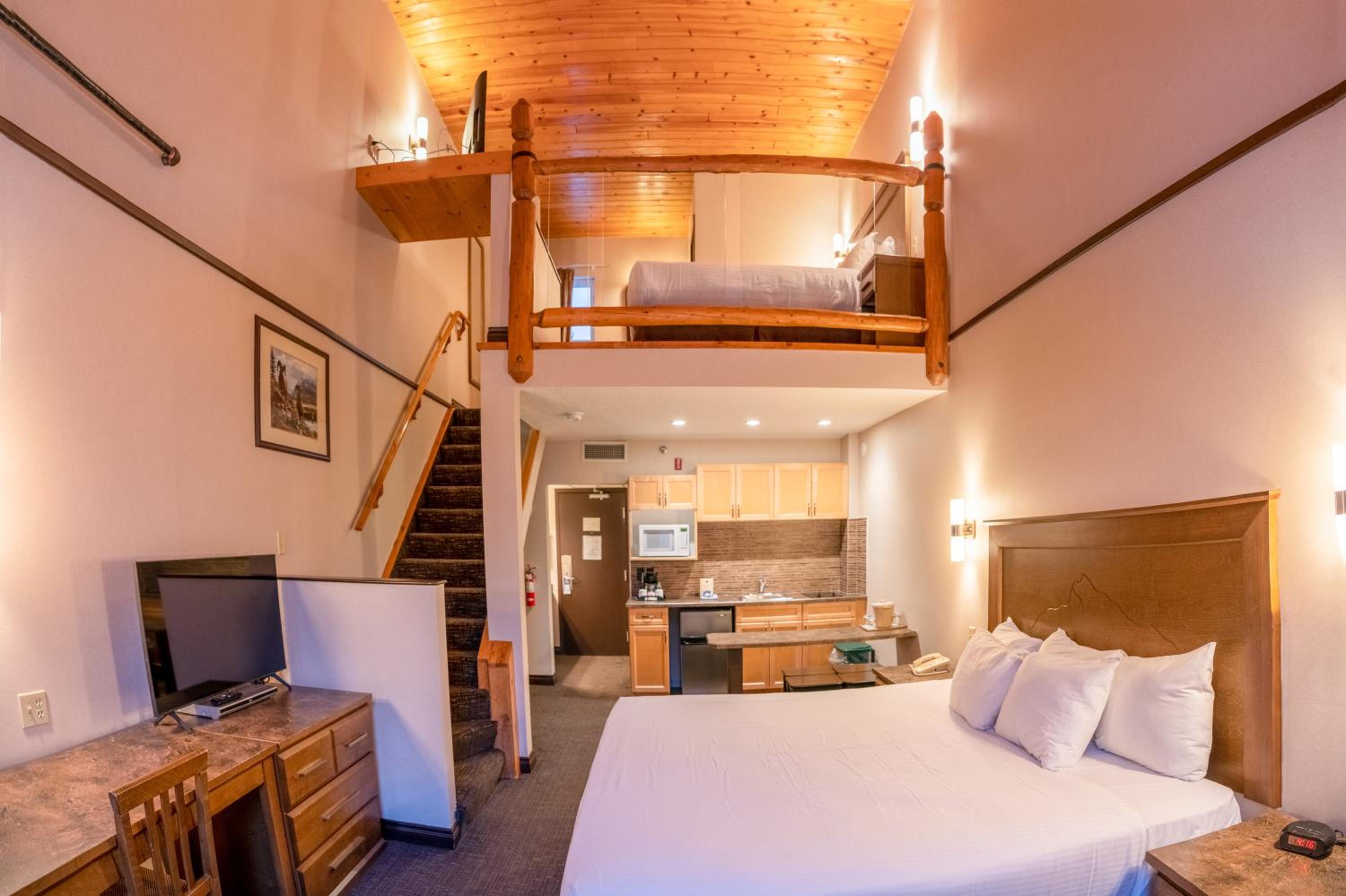  Loft Suite King, Queen Suite