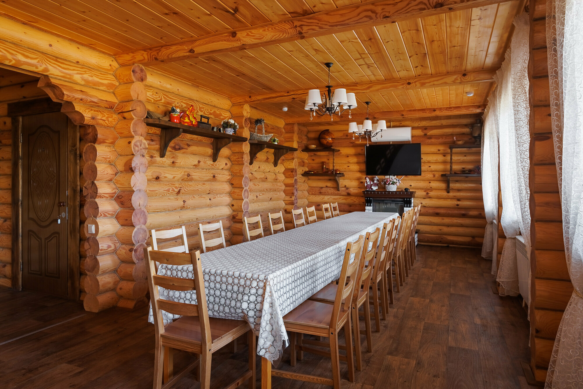 Дом с 8 спальнями