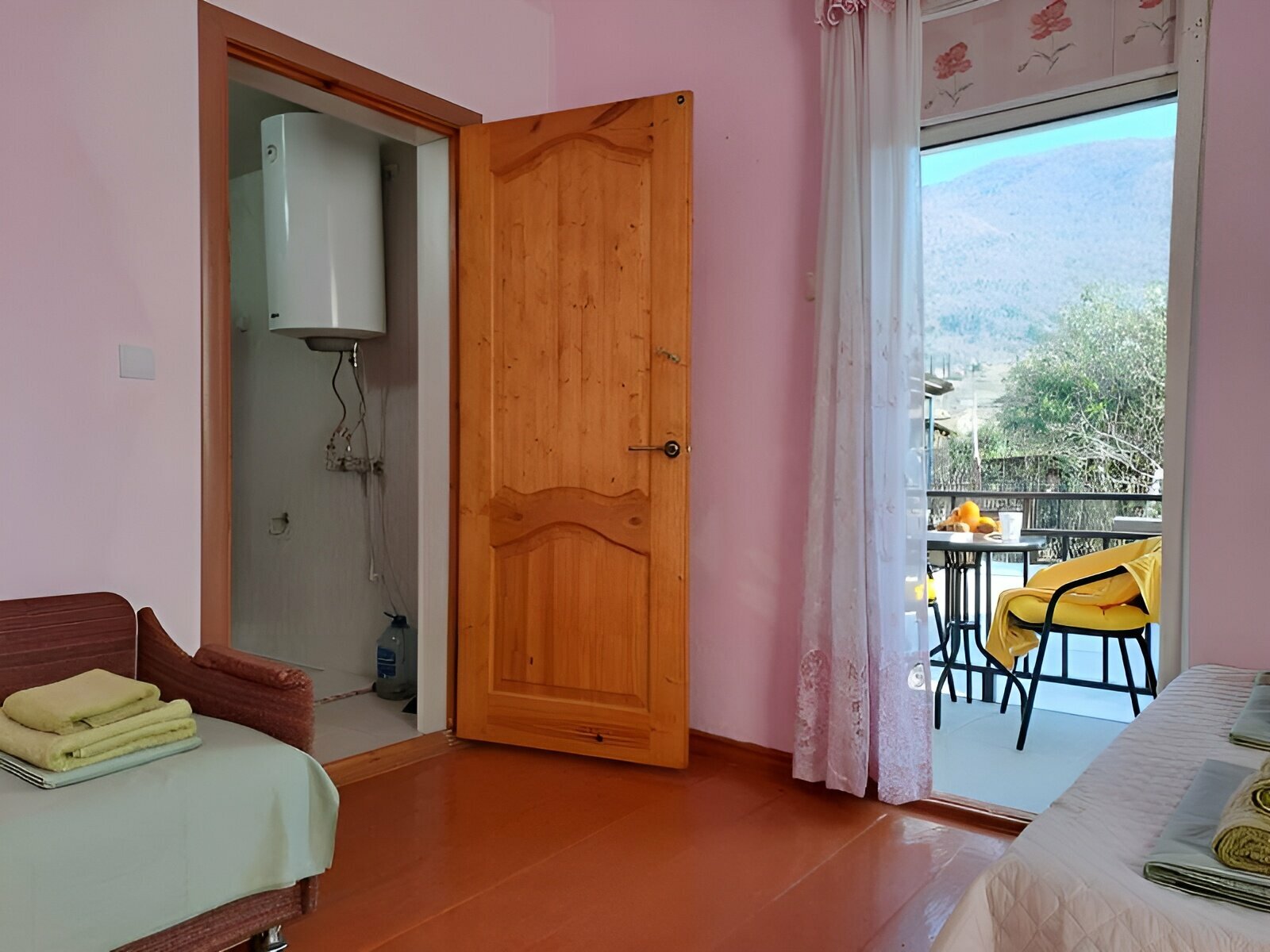 Четырехместный номер с балконом