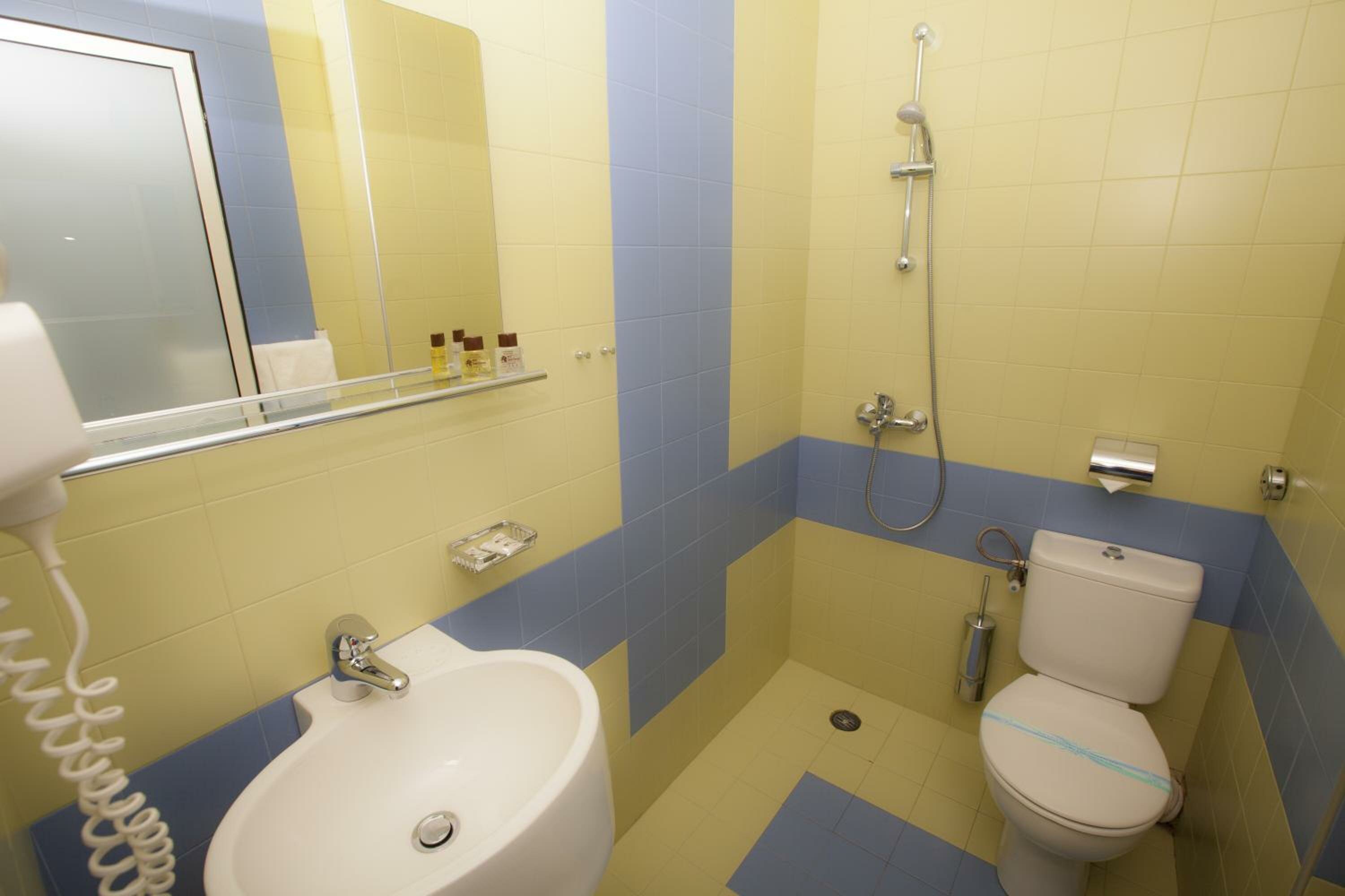 Economy Double Room with Mountain View