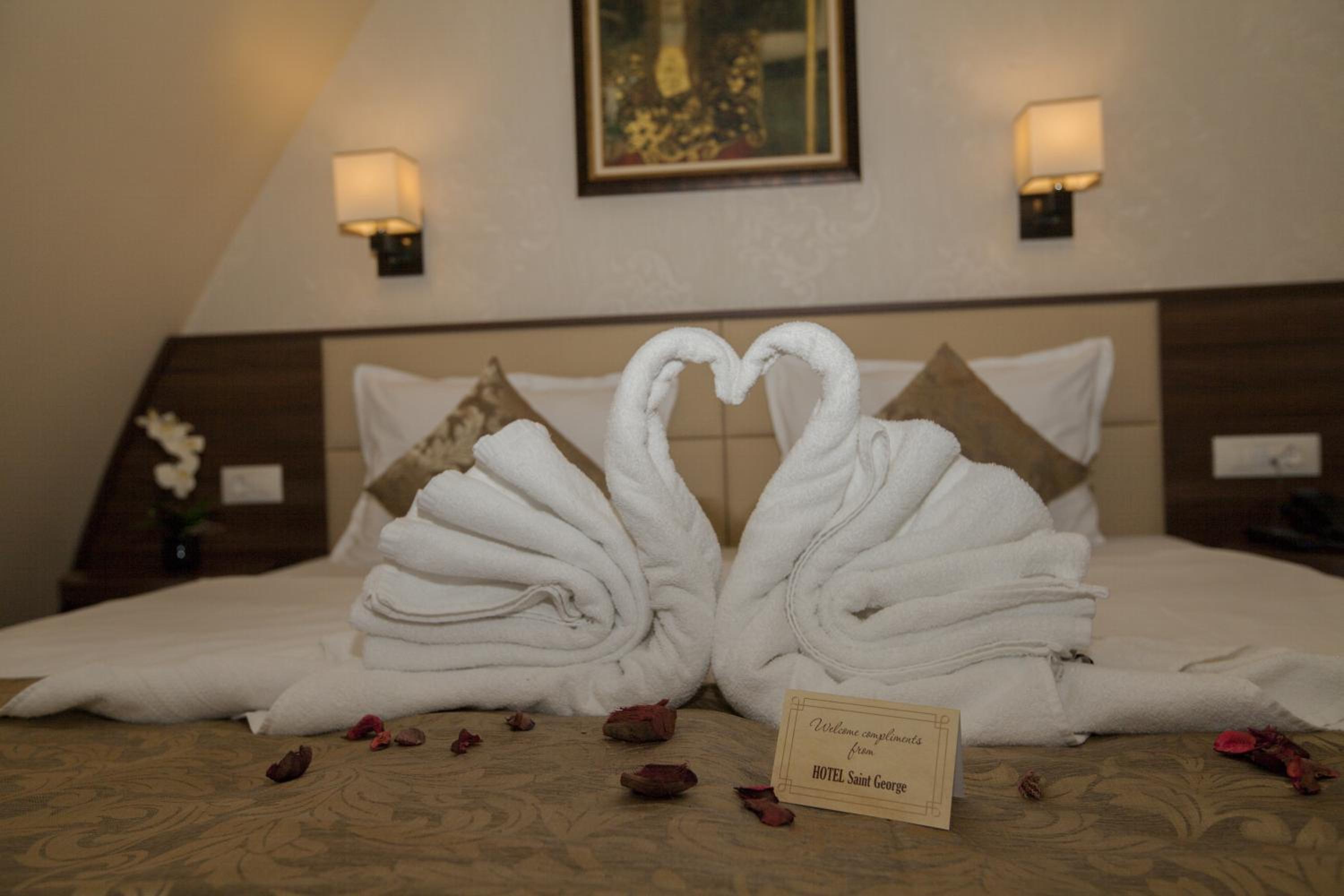 Deluxe Suite with Mountain View