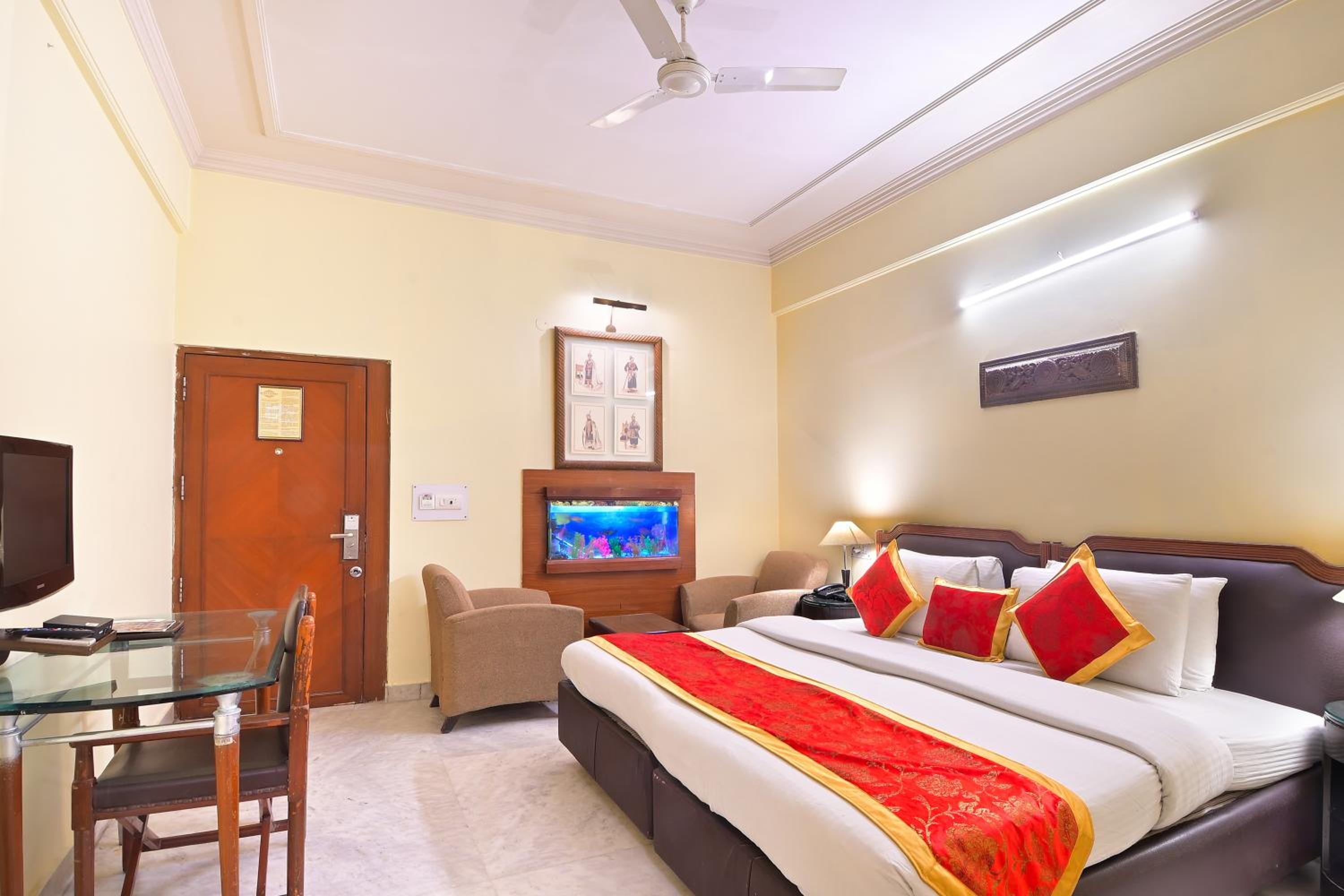 Suite Room with Fish Aquarium