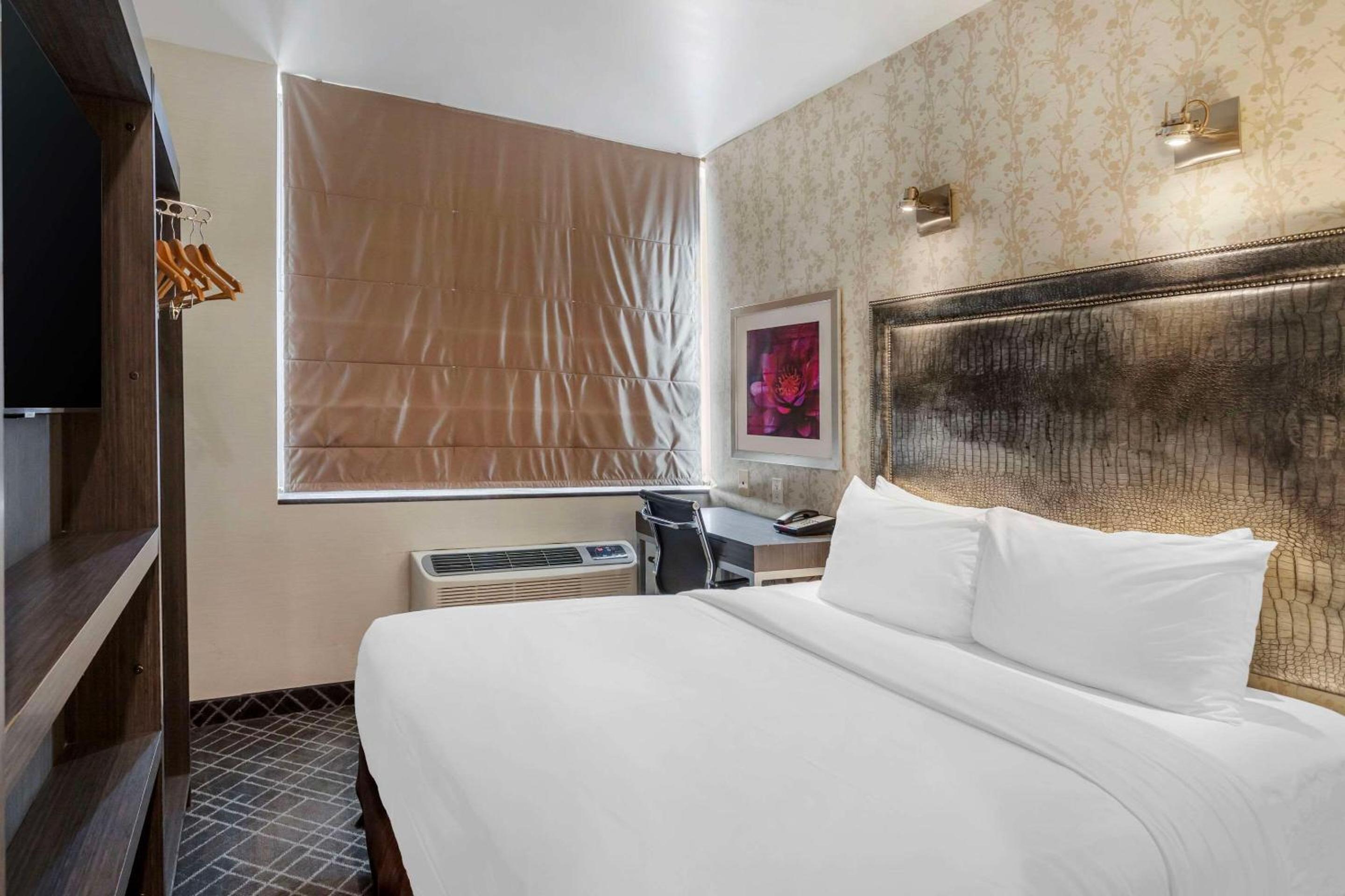 King Room - Non-Smoking