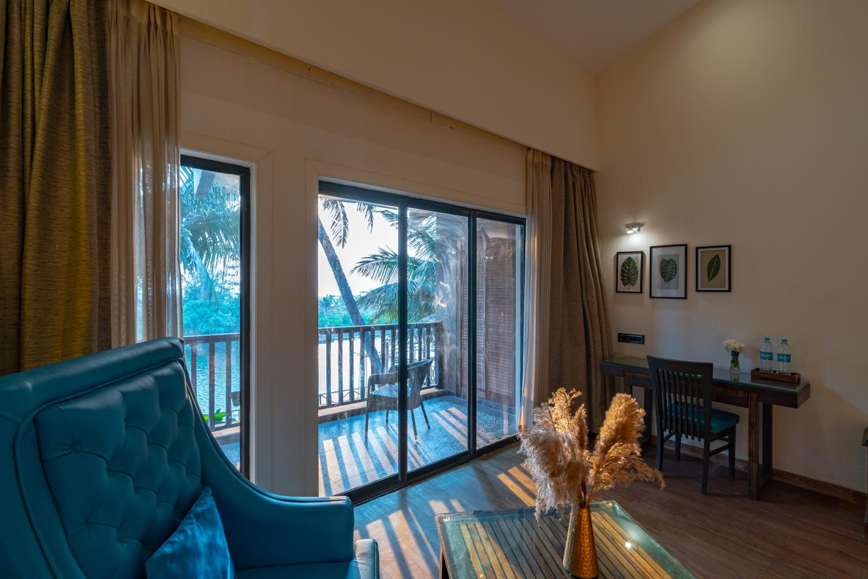 Executive Suite with Balcony (with complimentary Kayaking and 20% off on Massage session)