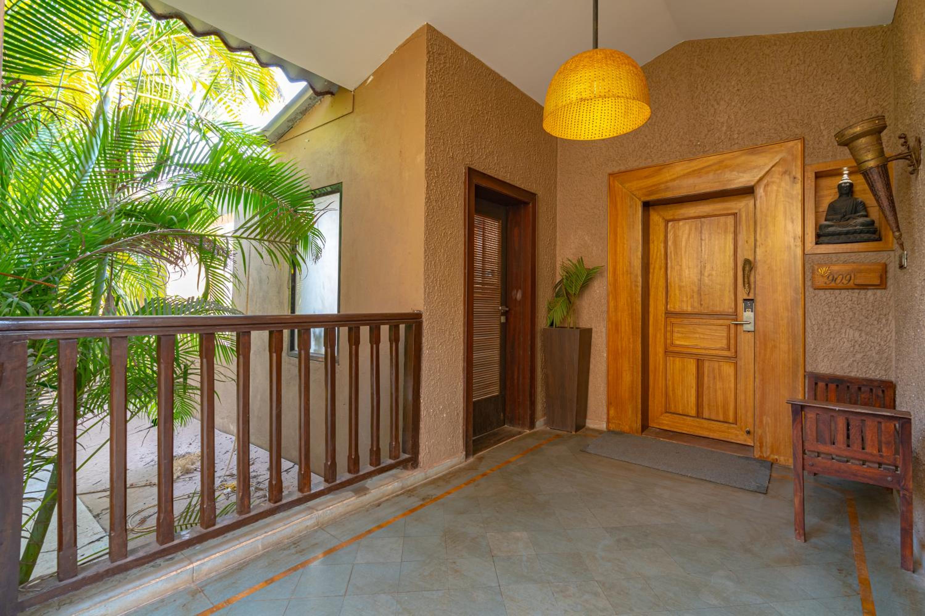 Executive Suite with Balcony (with complimentary Kayaking and 20% off on Massage session)
