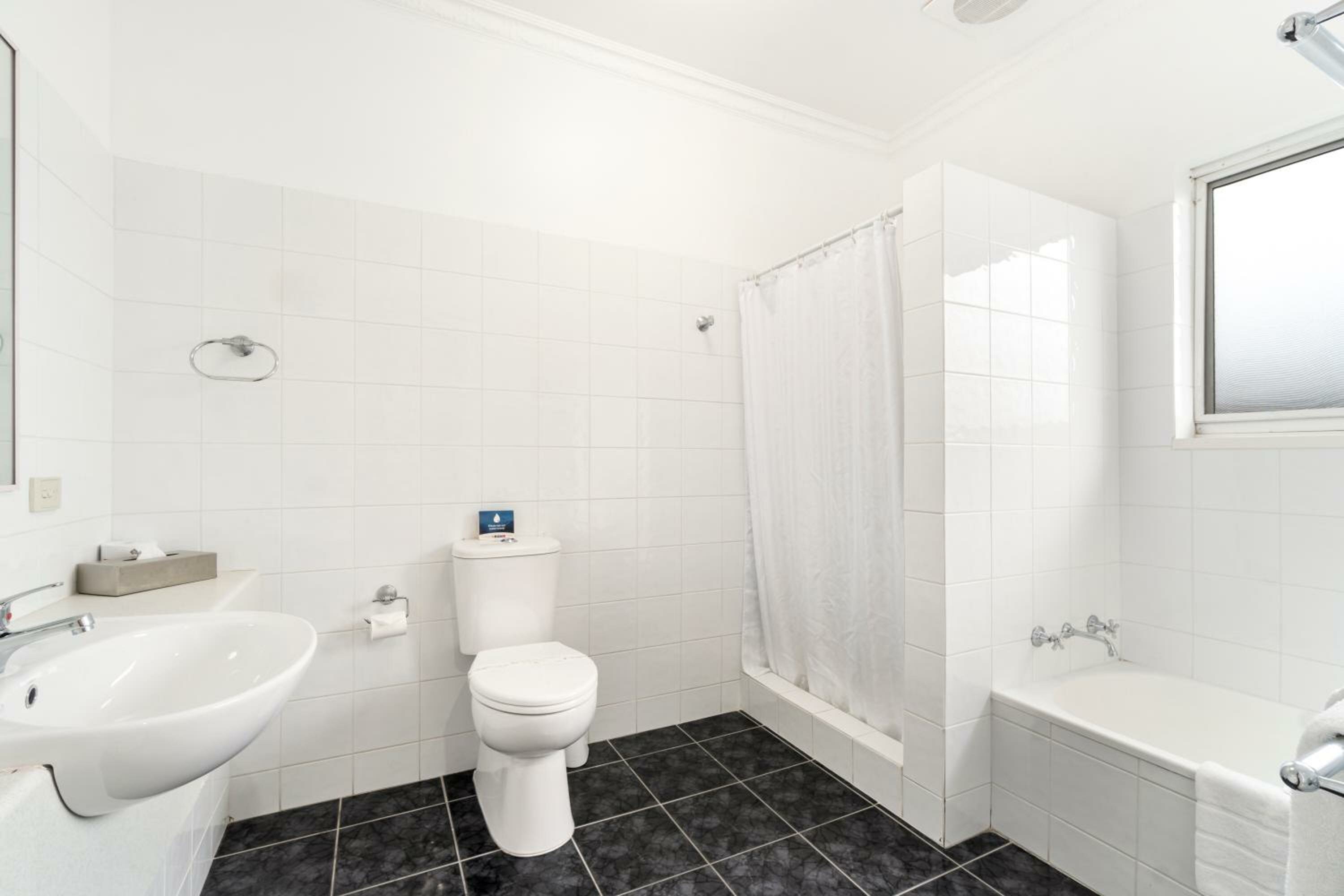 Family Suite A (5 Guests)