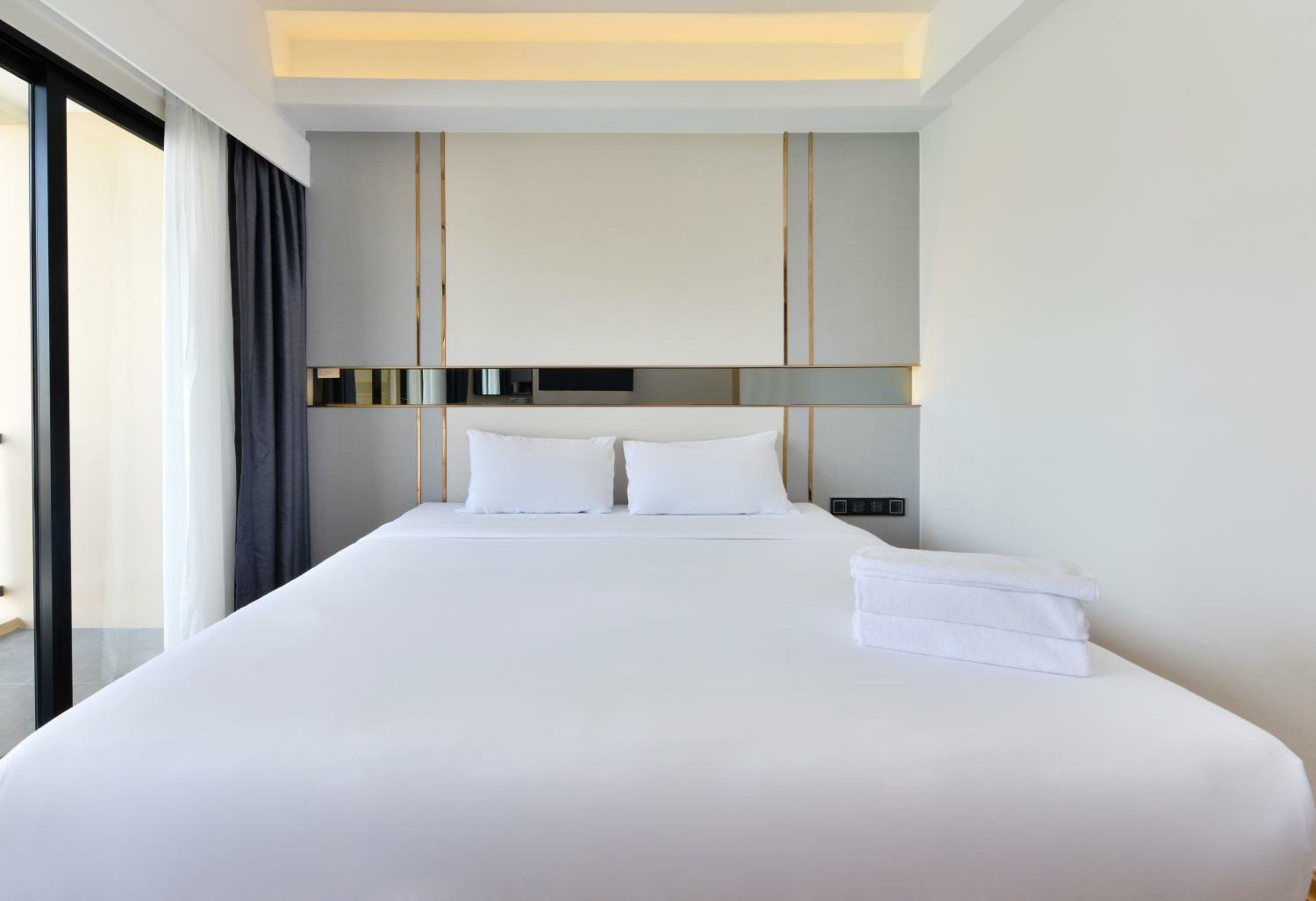 Superior Deluxe Double or Twin Room 