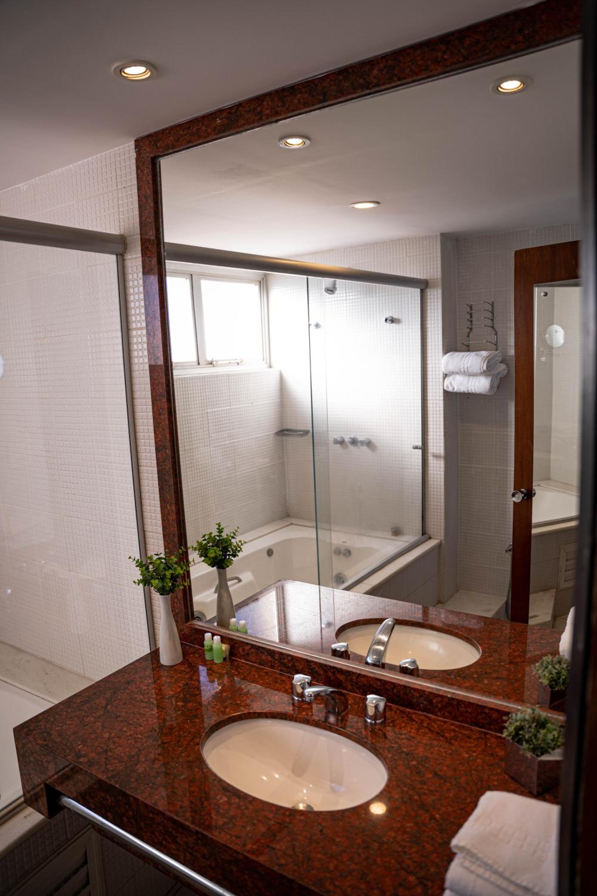 Queen Room with Spa Bath