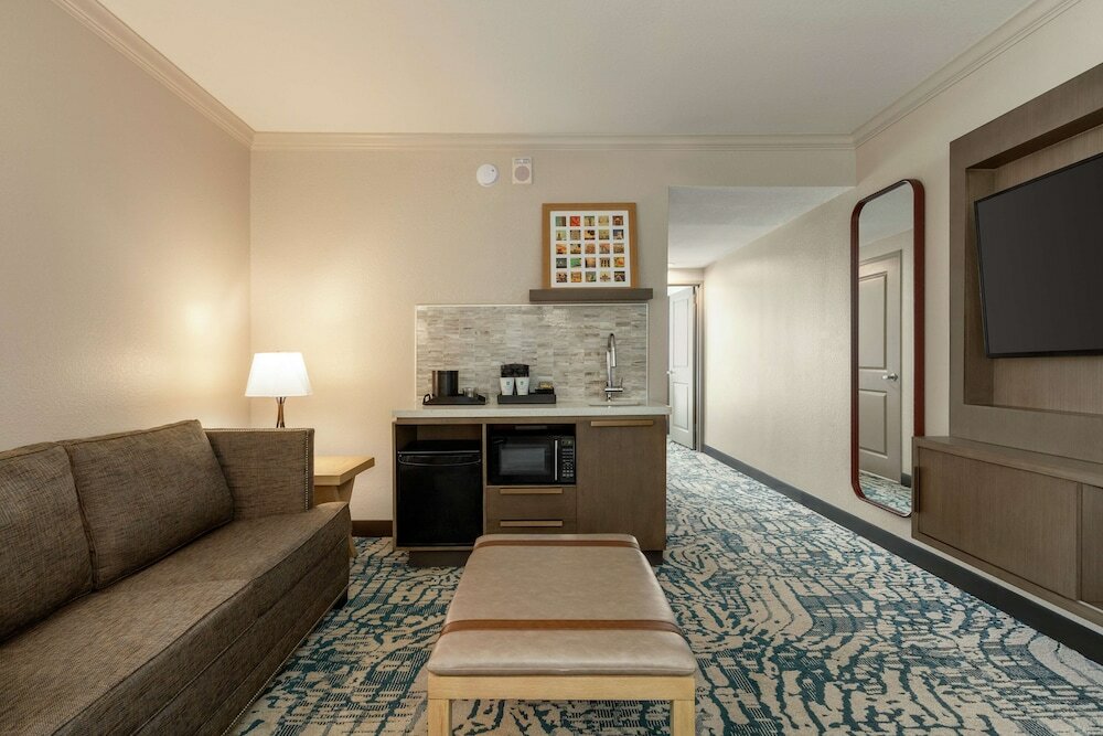 Suite, 2 Queen Beds, Accessible, Bathtub (Corner)