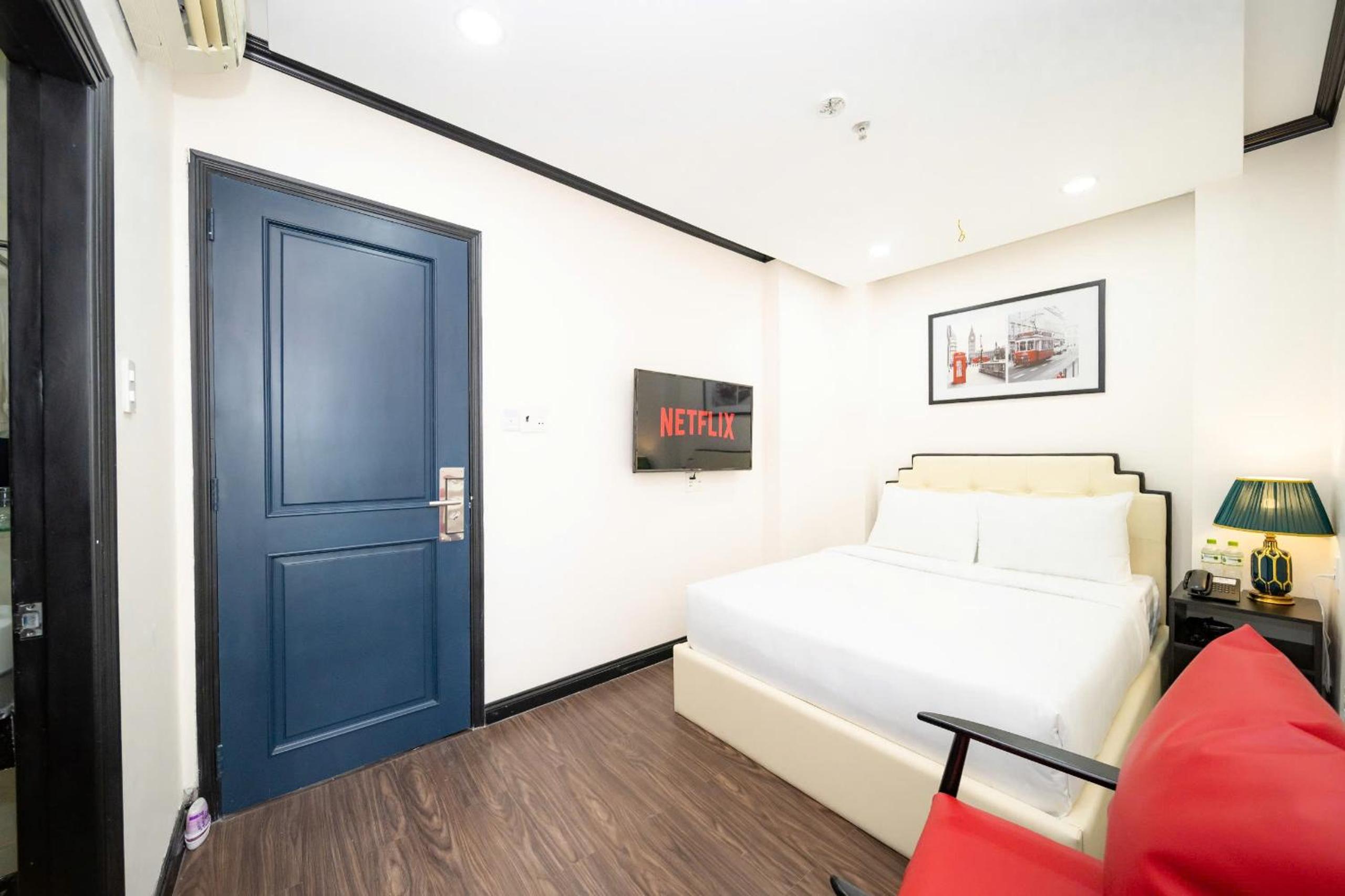 Deluxe Queen Room