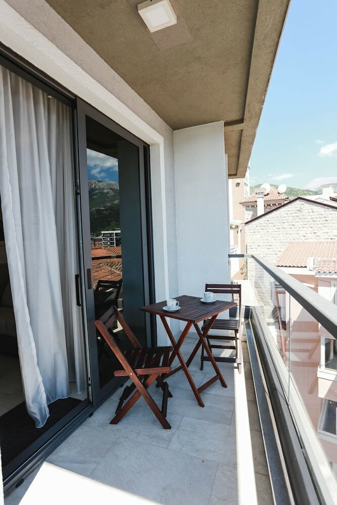 Standard Apartment