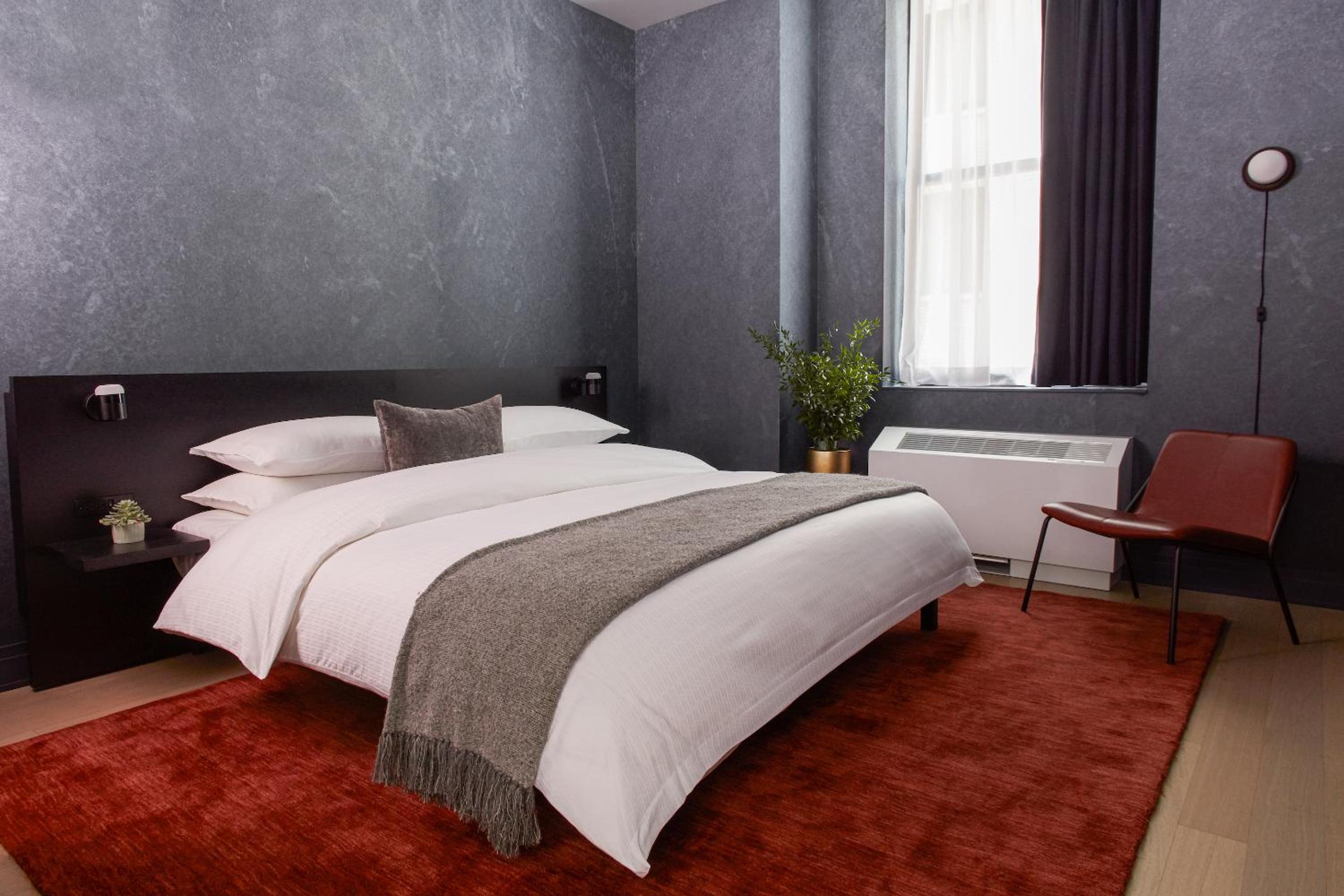 Accessible One Bedroom, King (24/7 Front Desk)