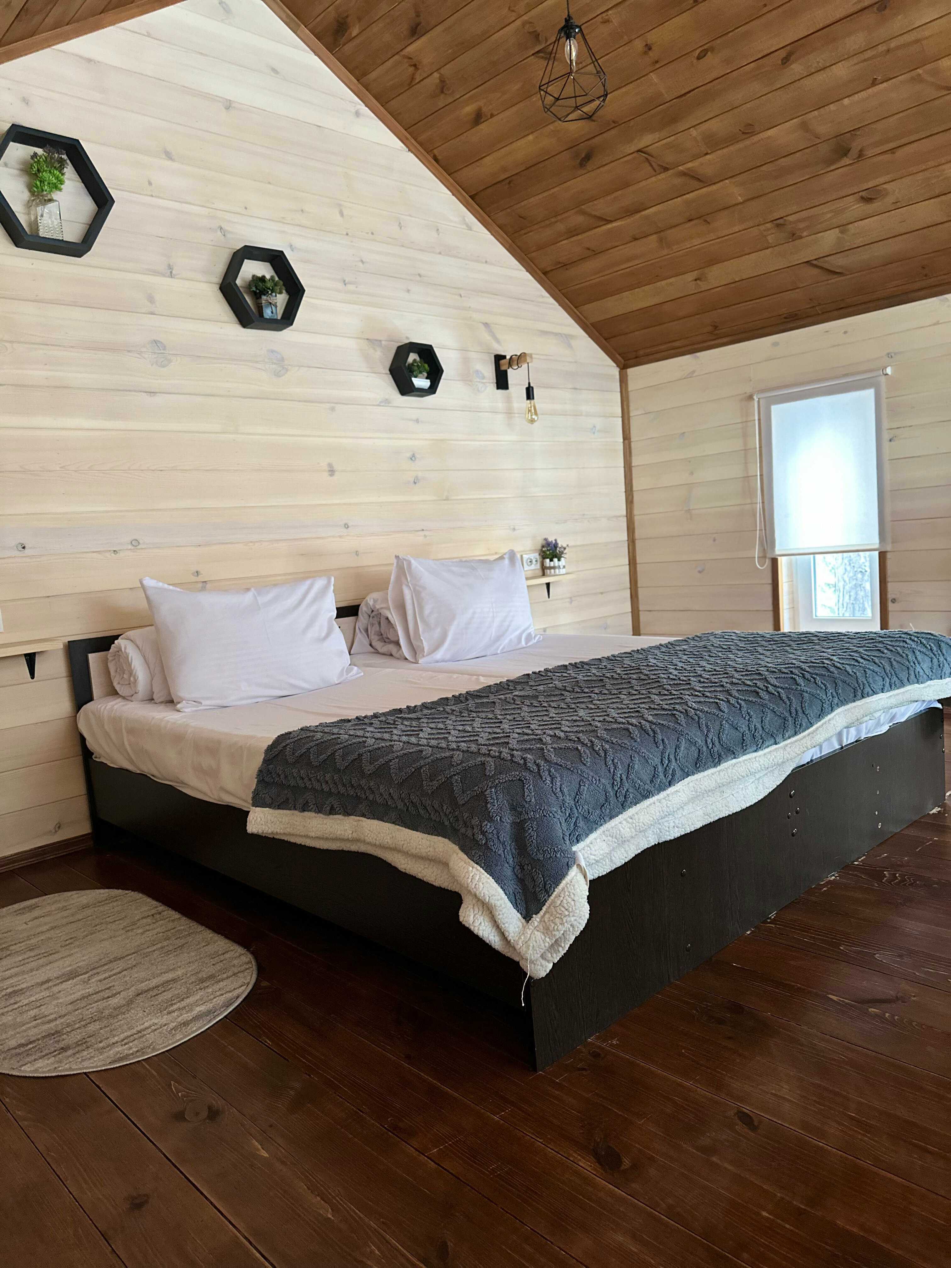 Барнхаус 3 с видом на хвойный лес и горы