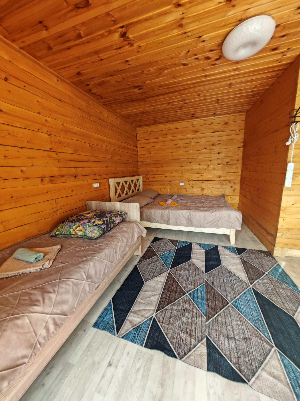 Трехместный номер с основными удобствами