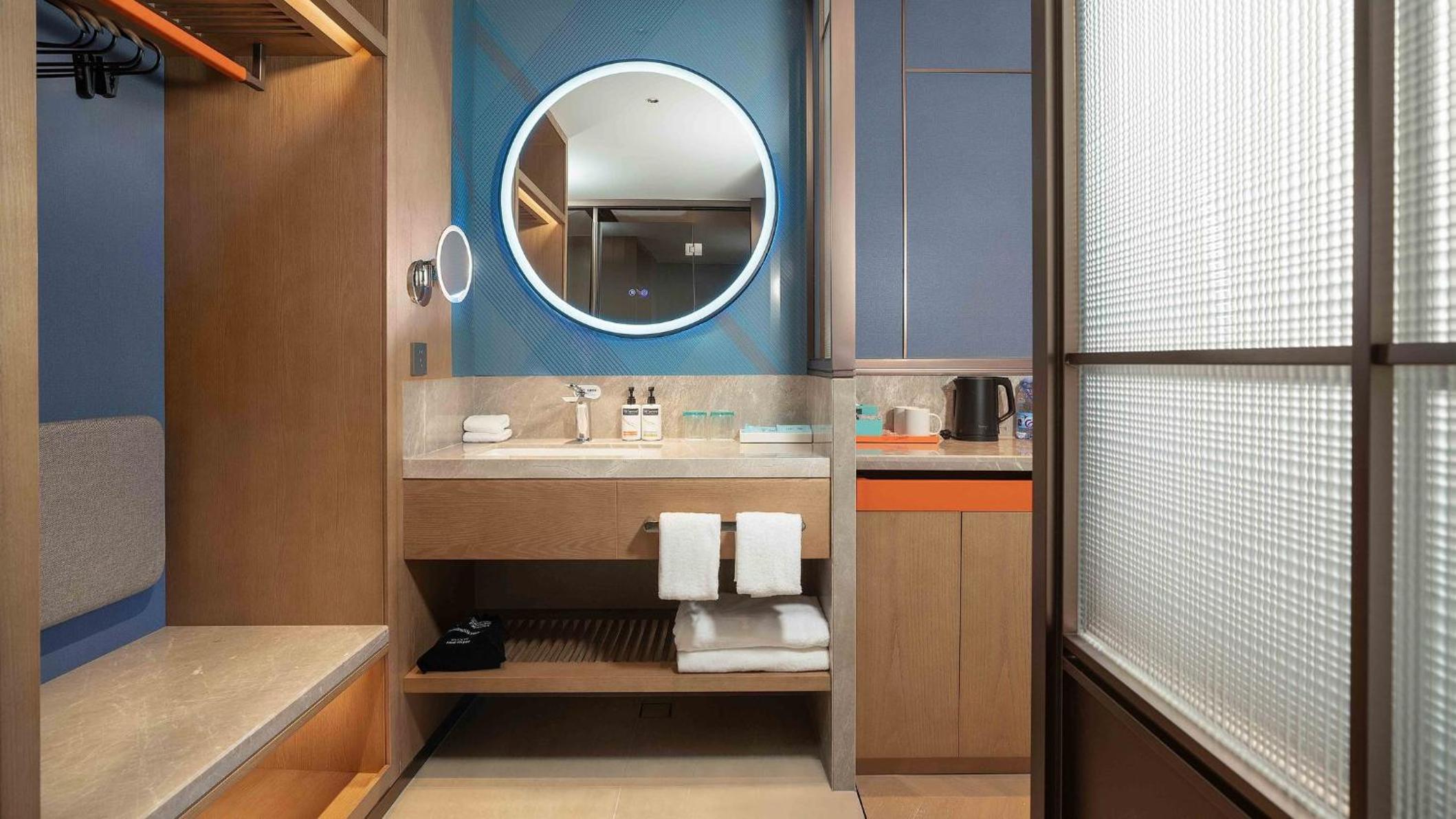 Standard King Room - Extra Floor Space