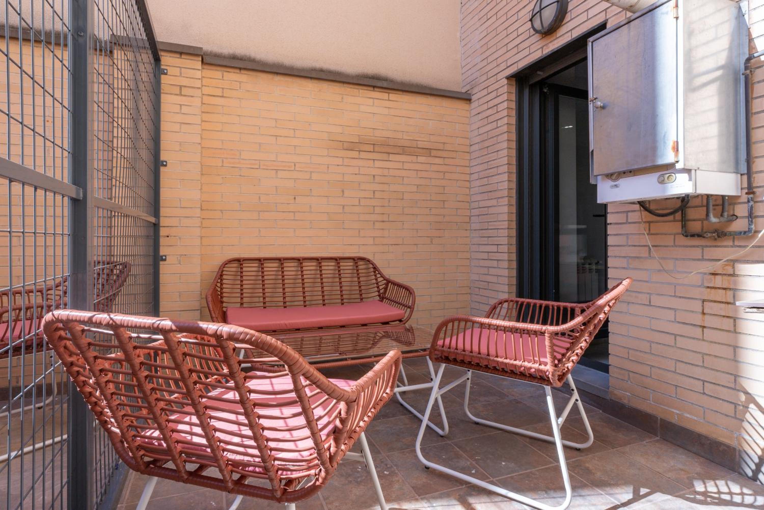 One-Bedroom Apartment with Patio