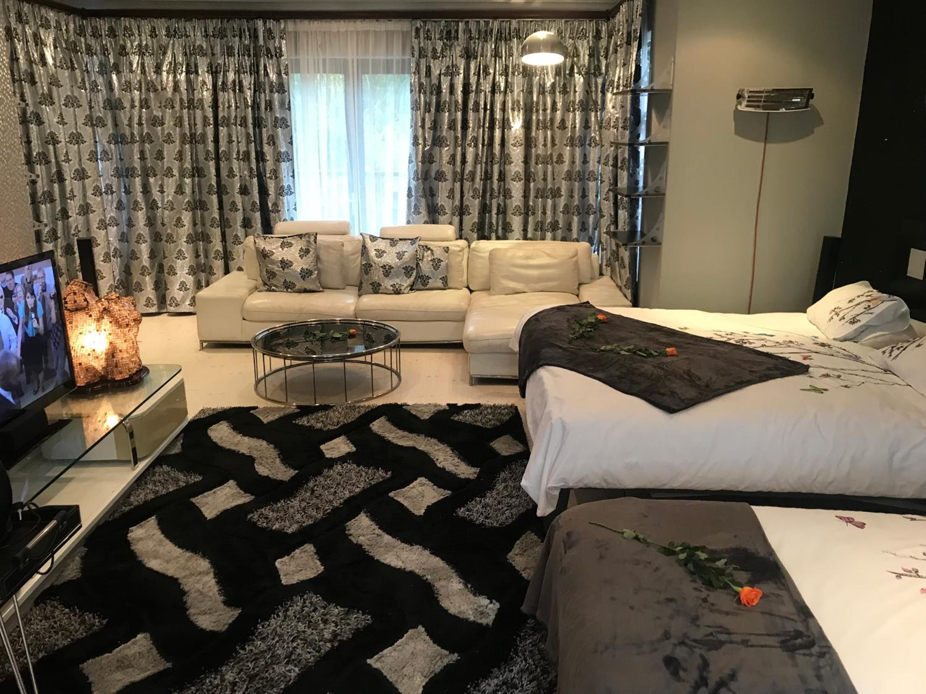 Luxury Suite With Spa Bath