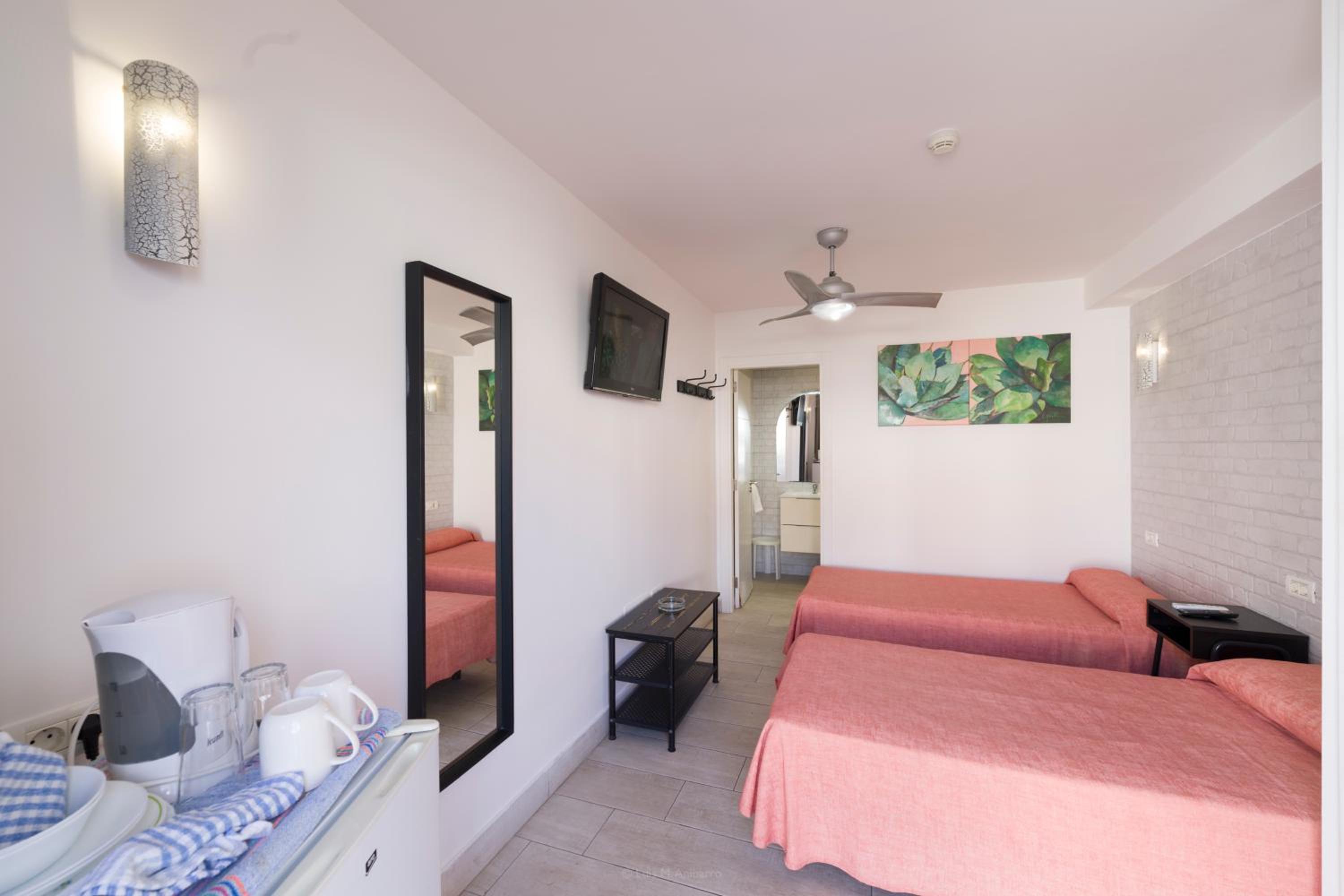 Twin Room with Private Bathroom