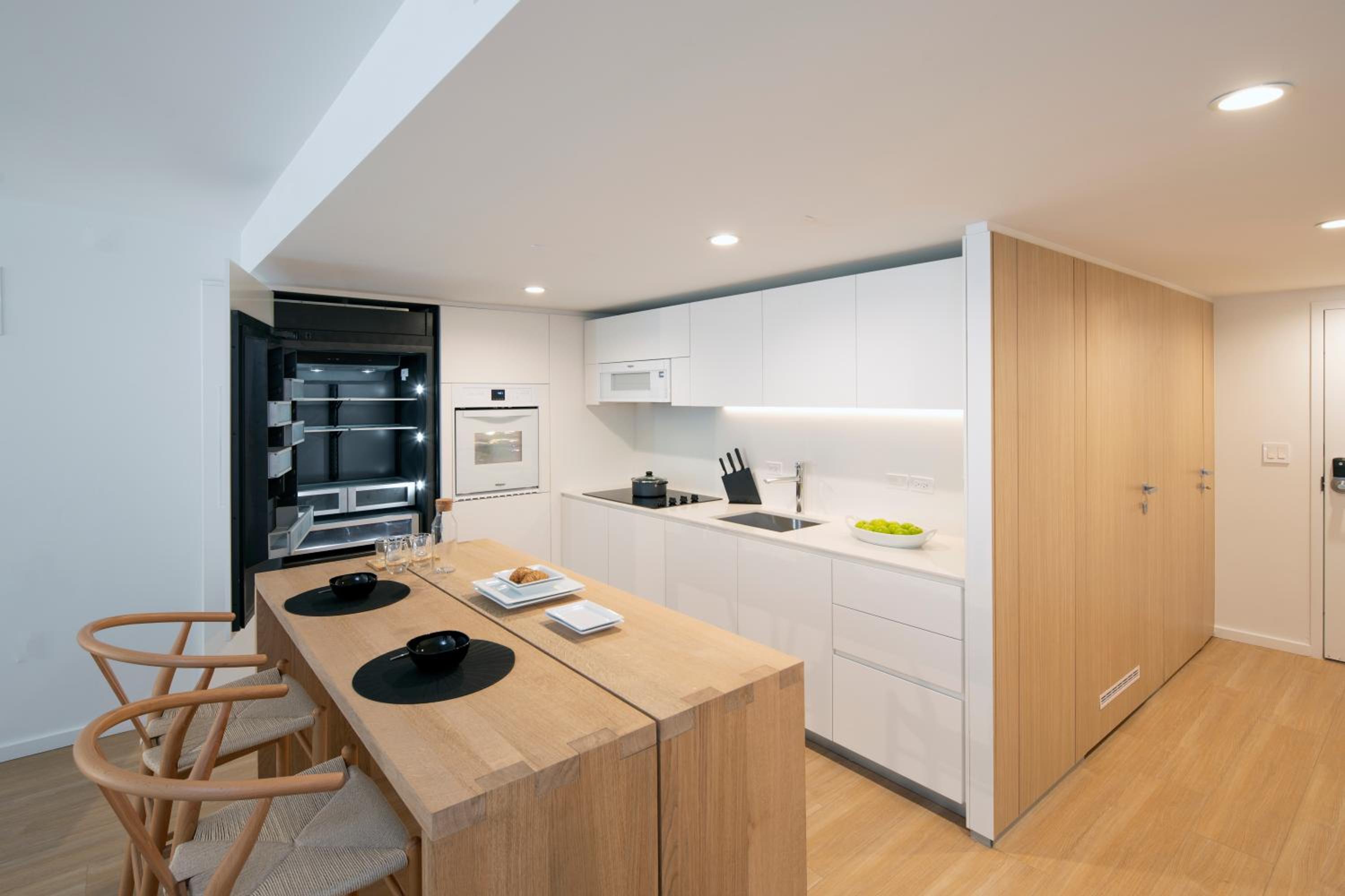 Deluxe One Bedroom King	